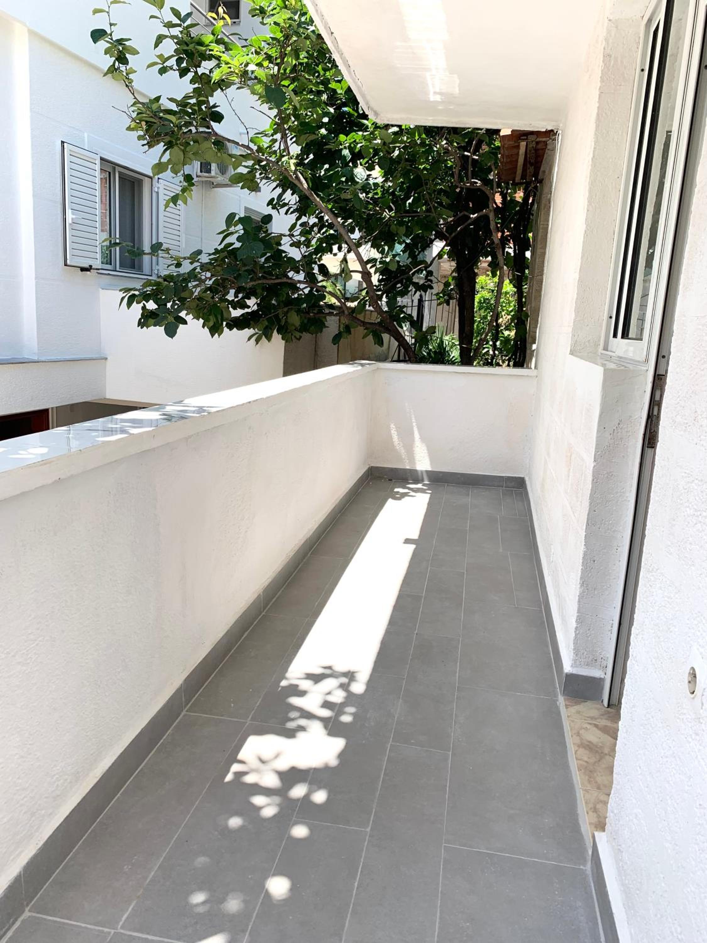 Duka Apts
