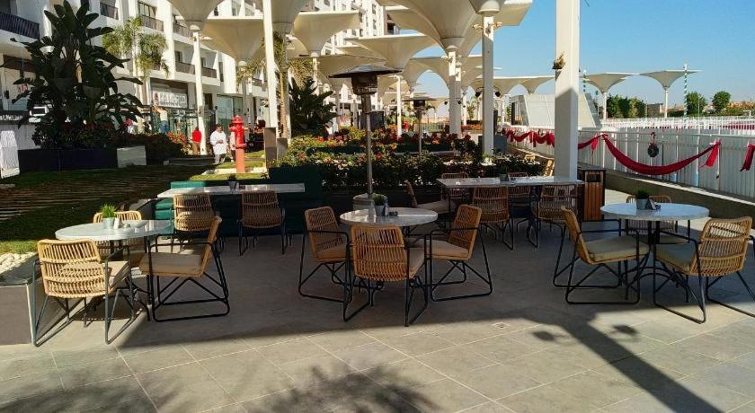 Lovely hotel apart in front Auc