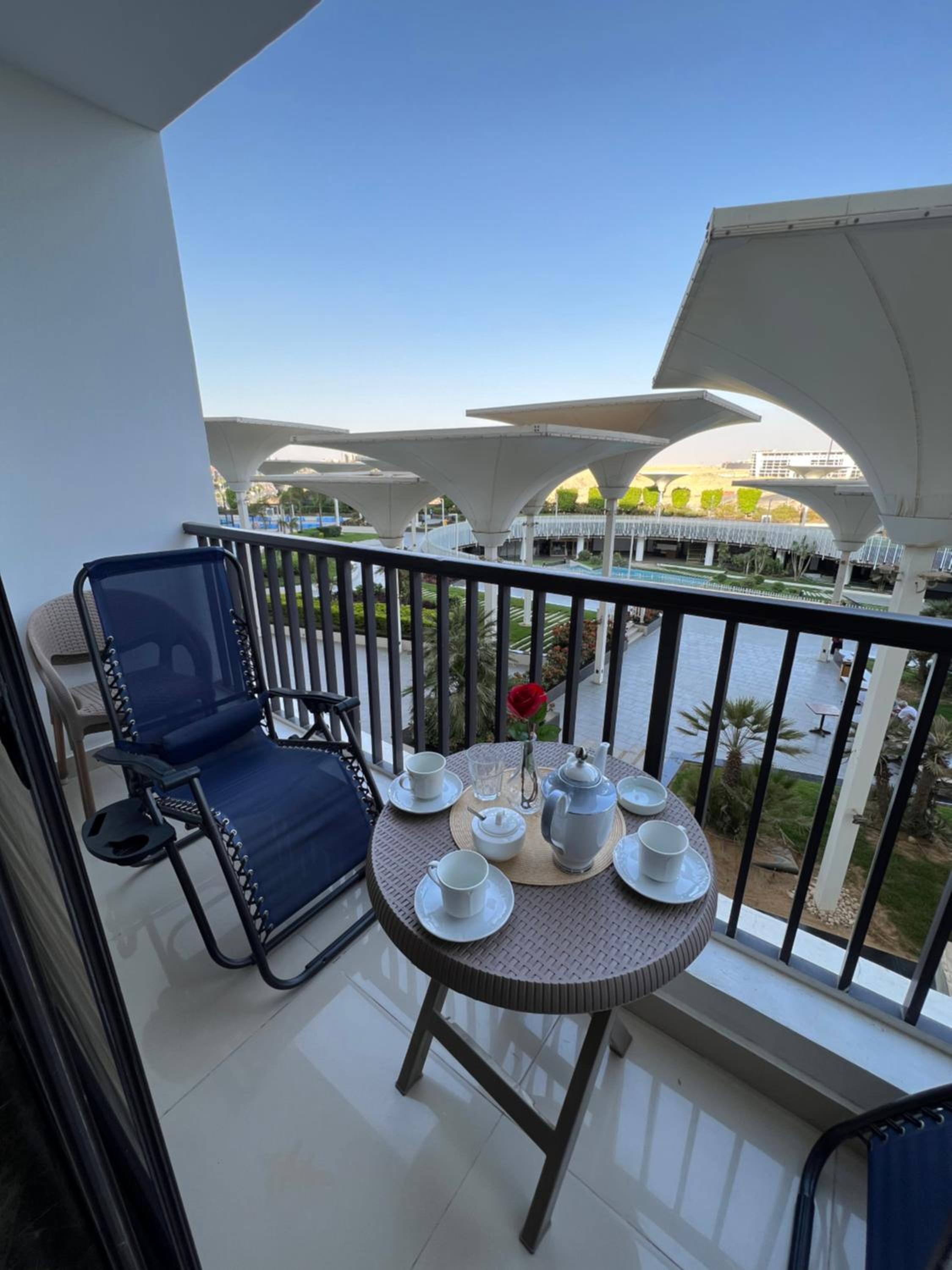 Lovely hotel apart in front Auc