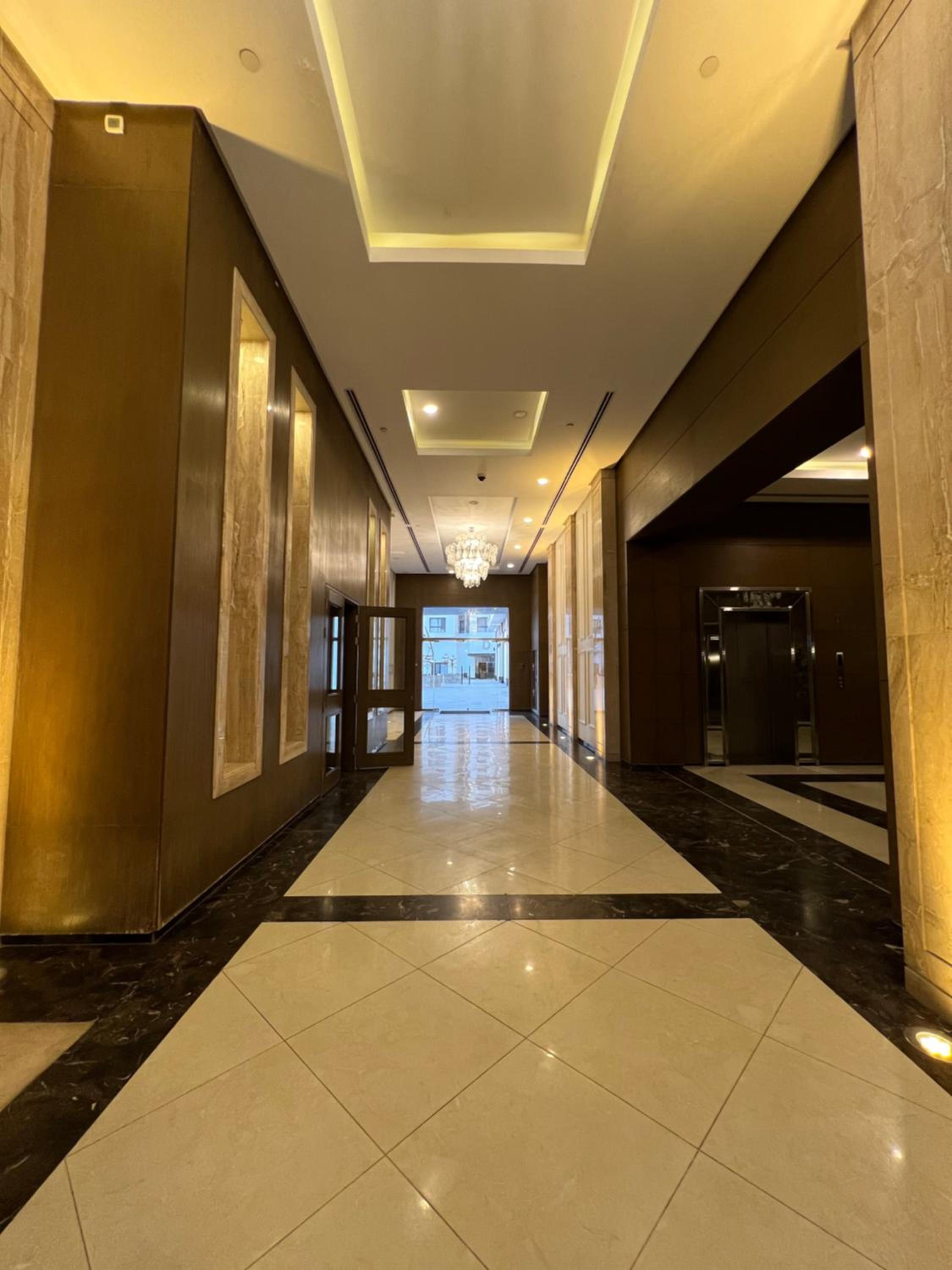 Lovely hotel apart in front Auc