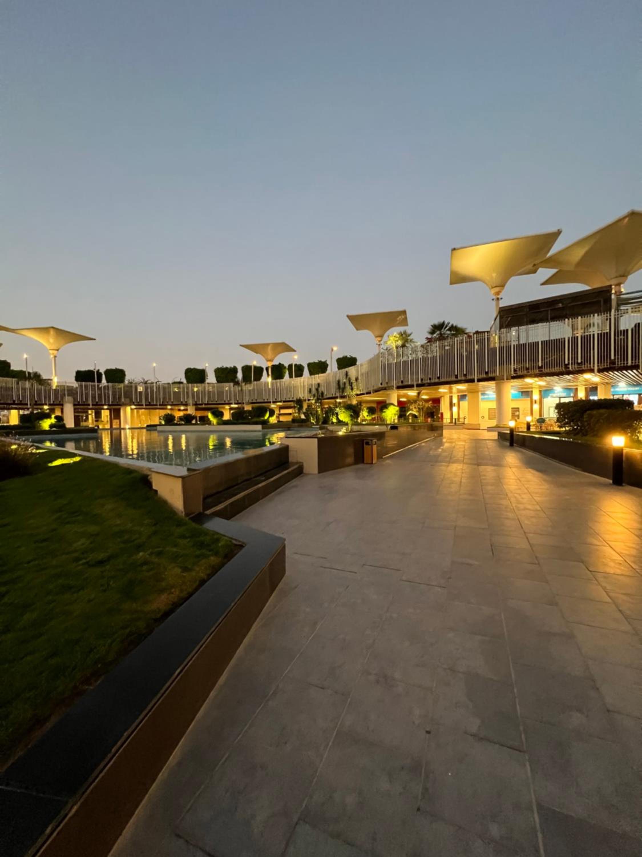 Lovely hotel apart in front Auc