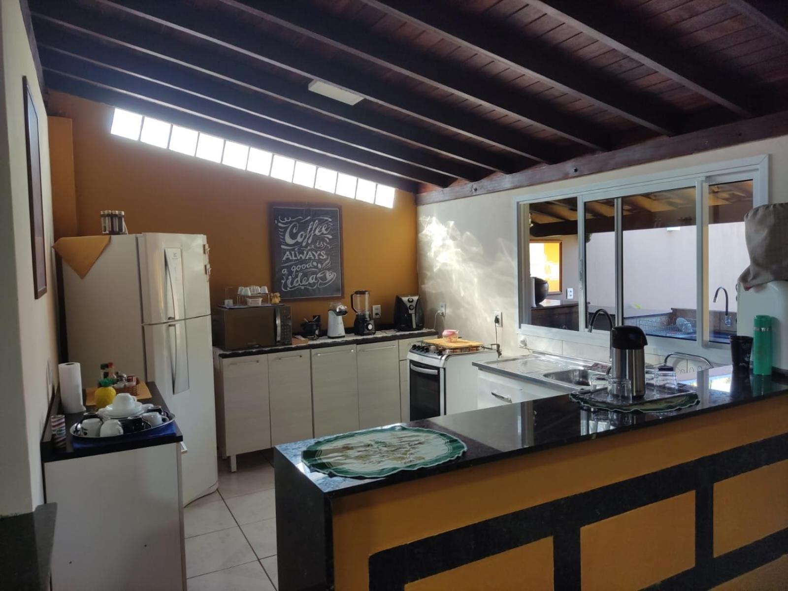 CASA 3 QUARTOS BROTAS