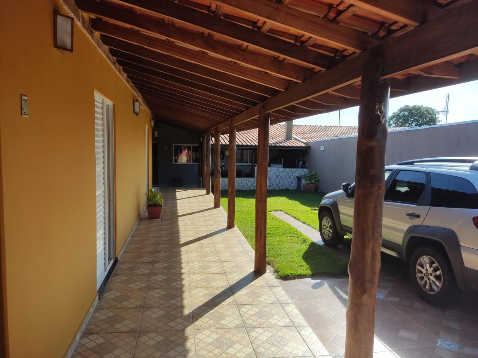 CASA 3 QUARTOS BROTAS