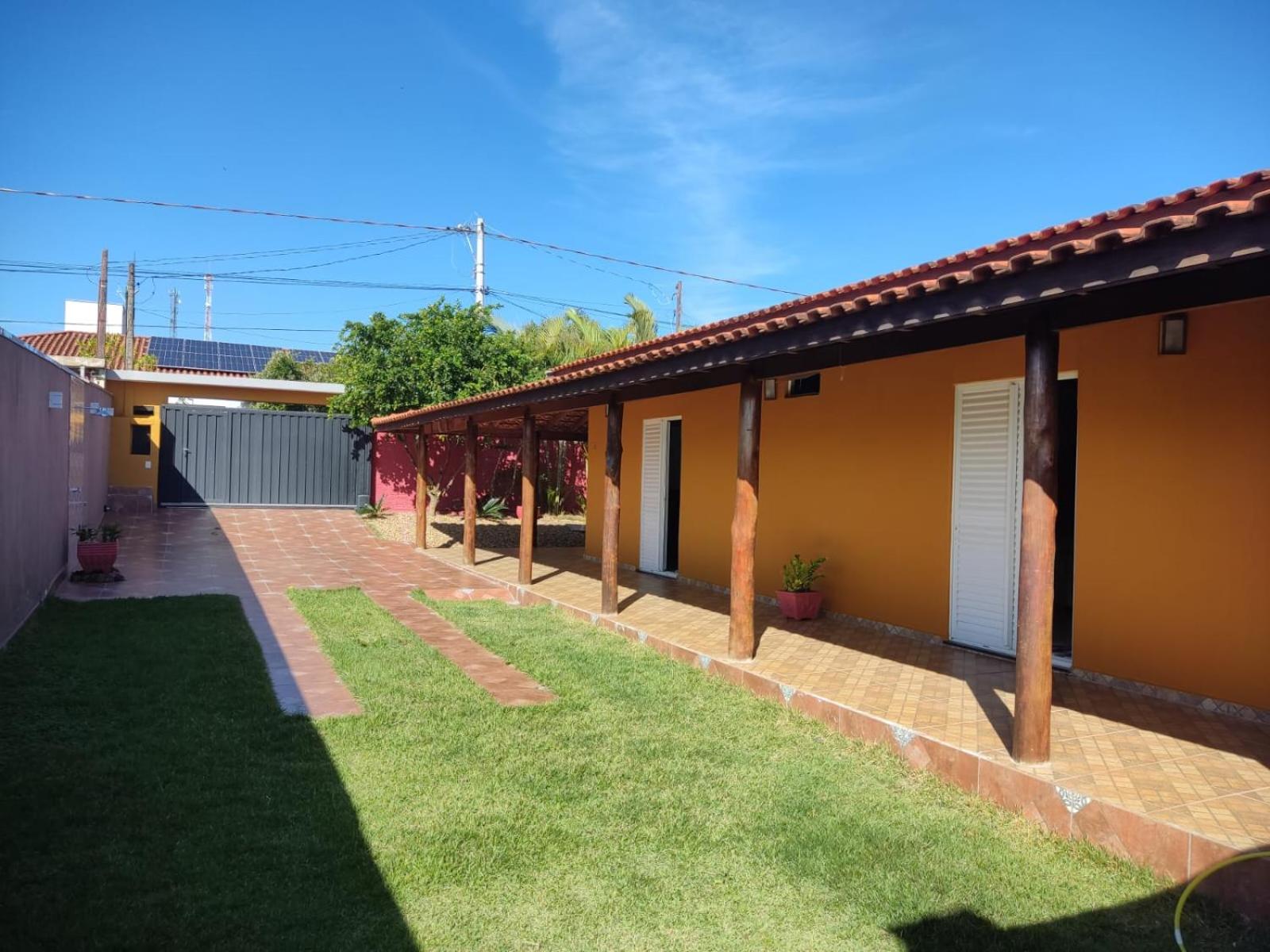 CASA 3 QUARTOS BROTAS