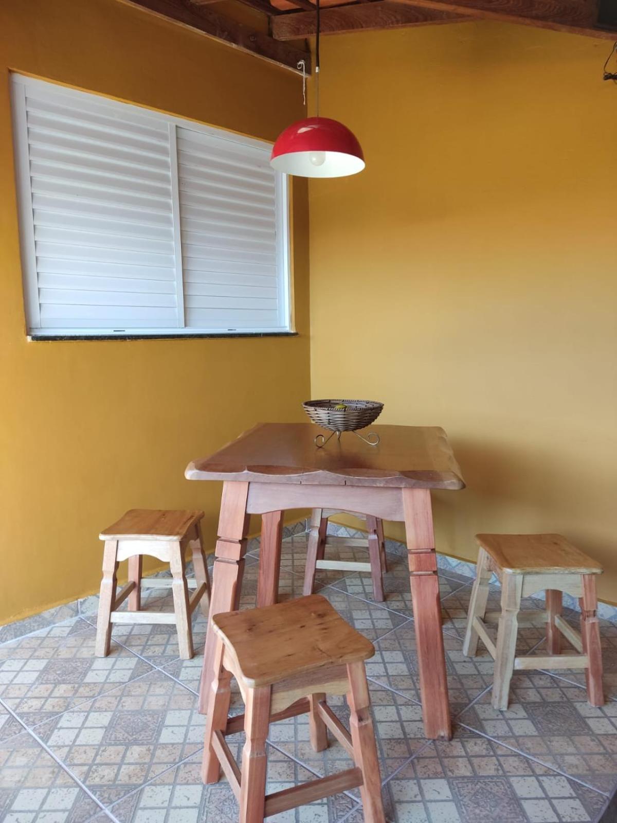 CASA 3 QUARTOS BROTAS