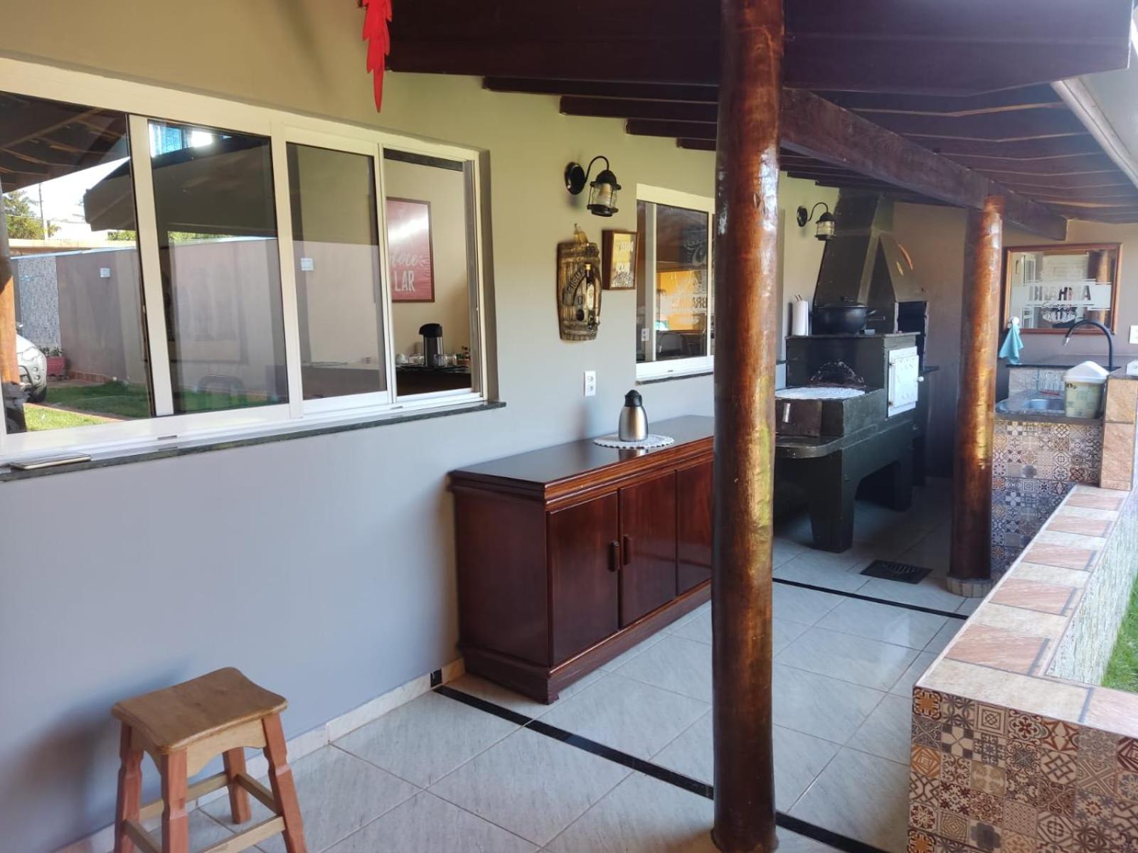 CASA 3 QUARTOS BROTAS