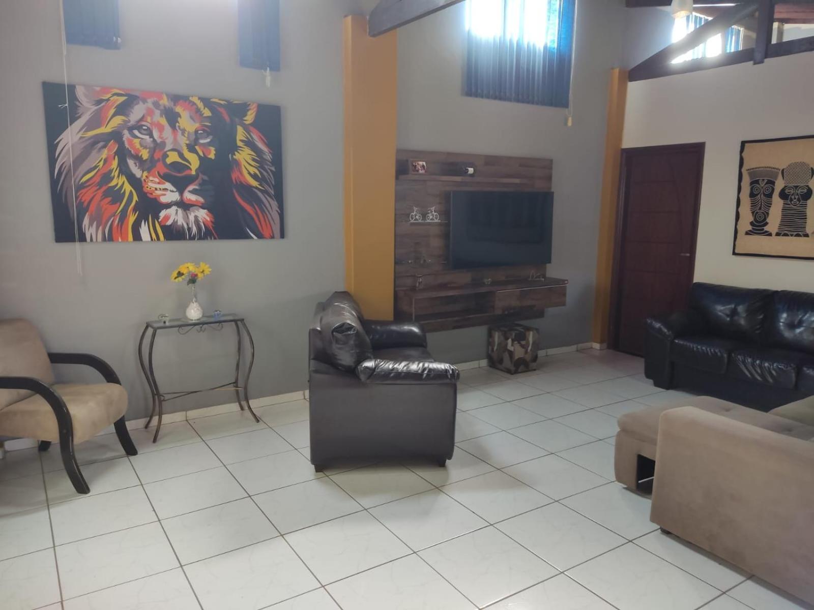 CASA 3 QUARTOS BROTAS