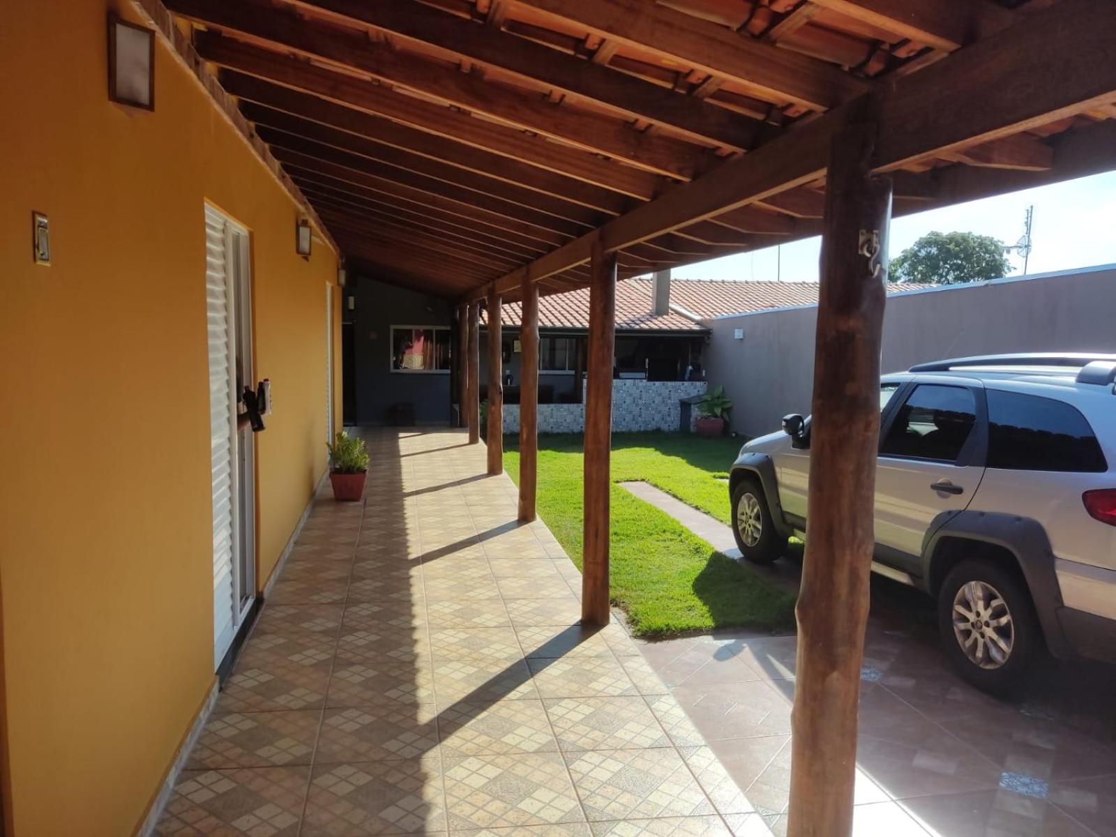 CASA 3 QUARTOS BROTAS