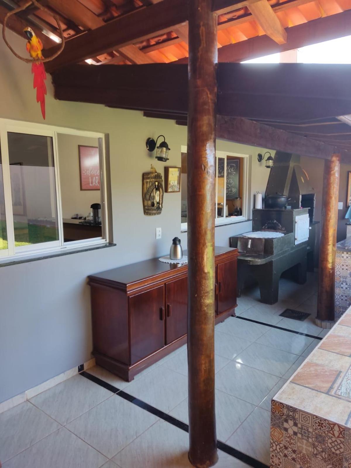 CASA 3 QUARTOS BROTAS