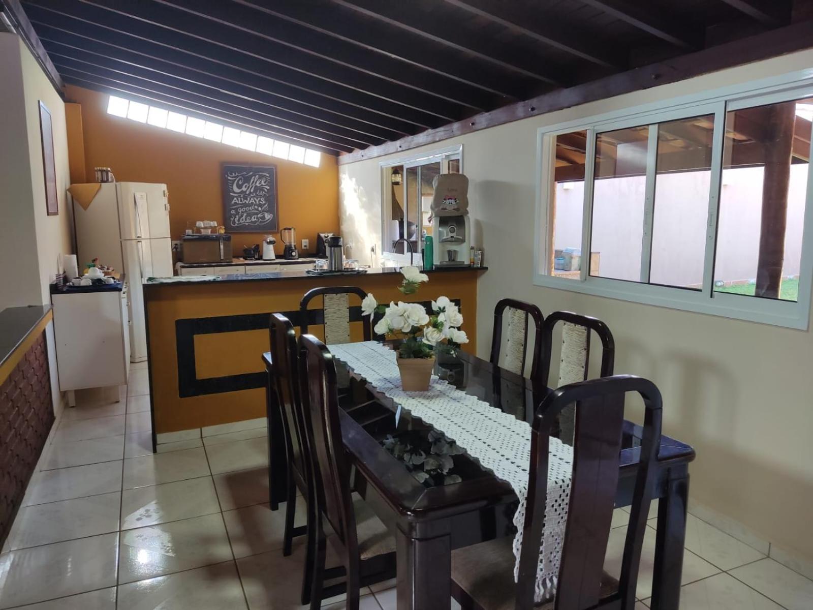 CASA 3 QUARTOS BROTAS