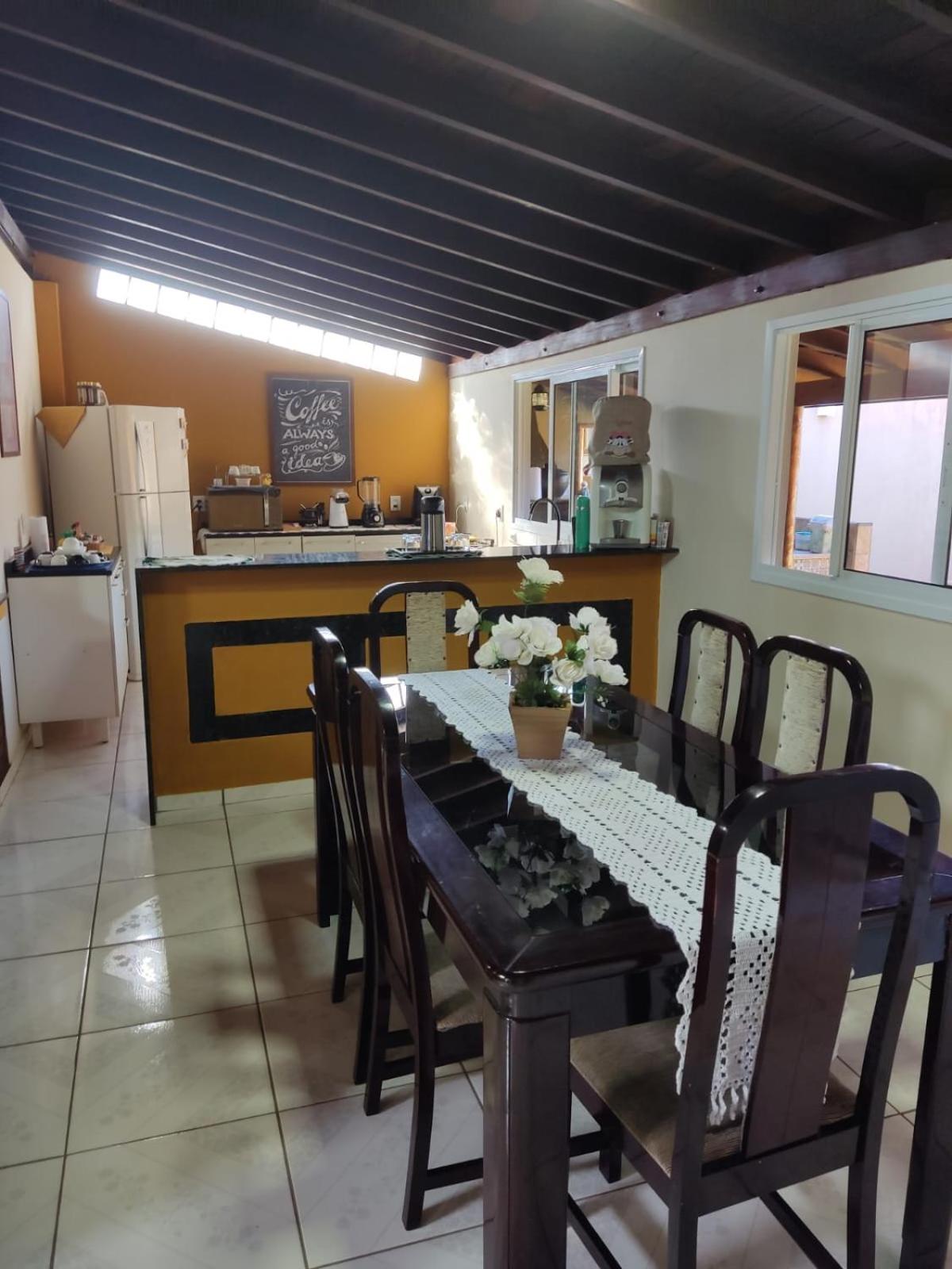 CASA 3 QUARTOS BROTAS