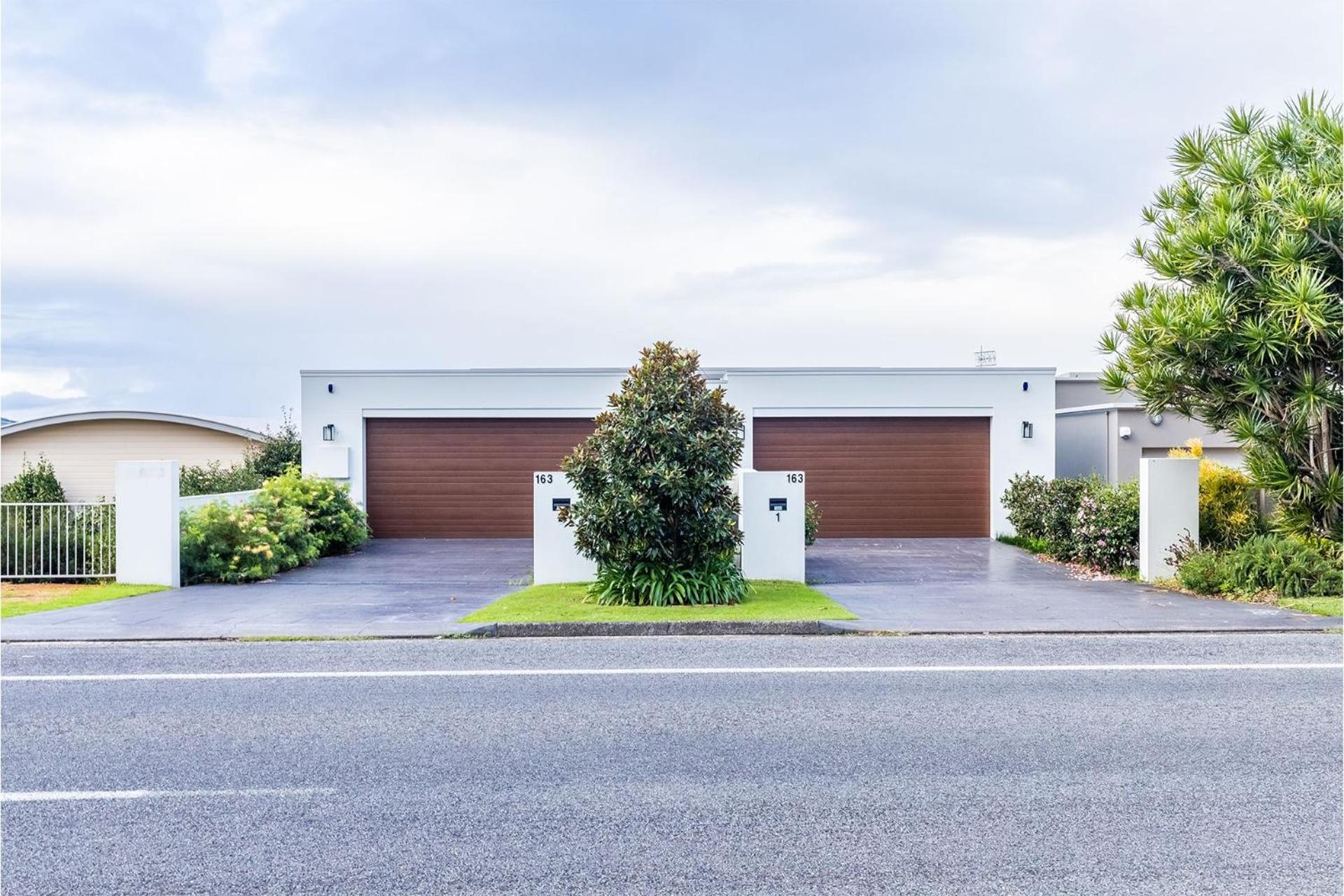 Seaview Splendour 2, 163 Soldiers Point Rd - waterfront stunning unit