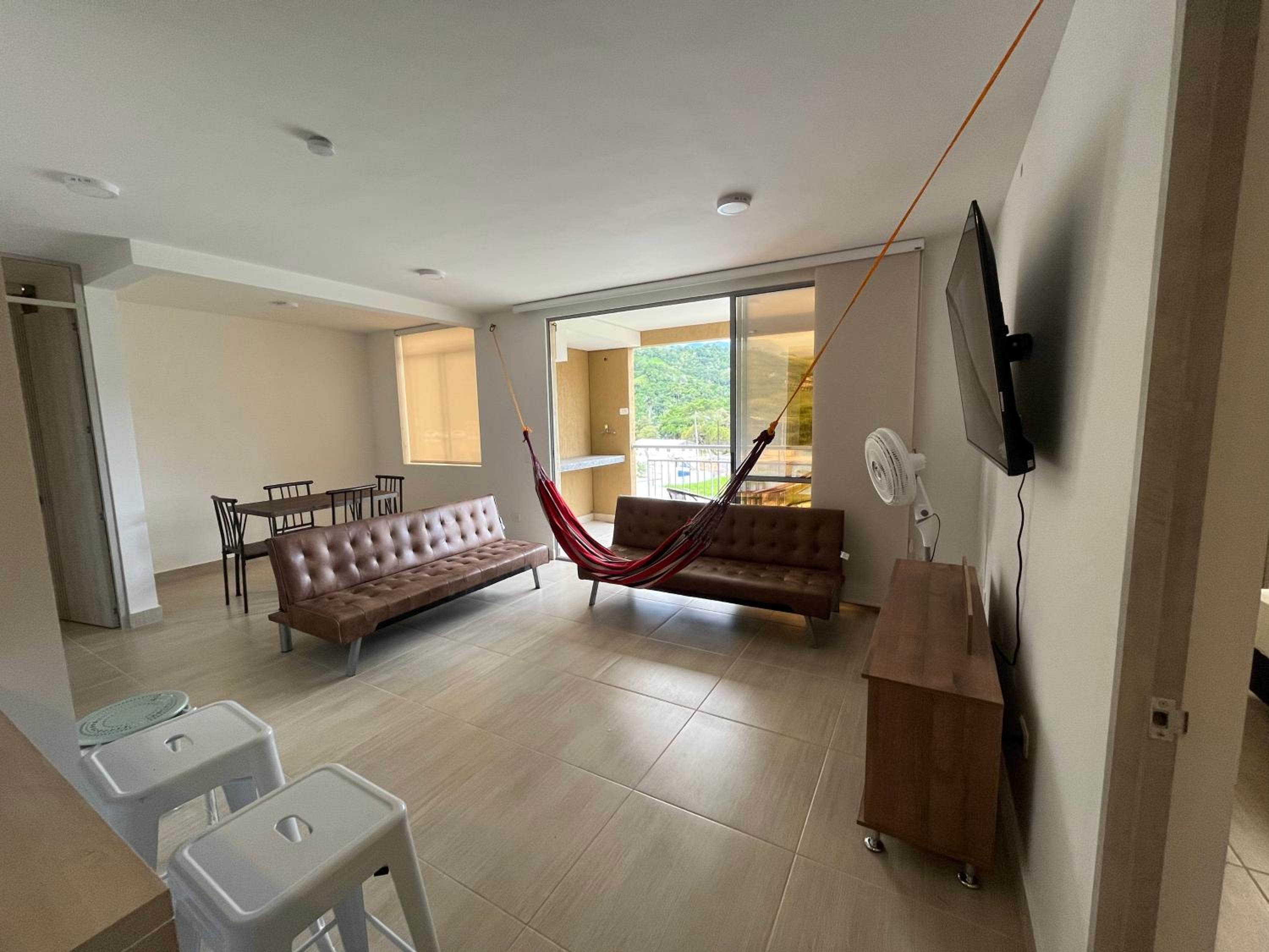 Apartamento con piscina y parqueadero a 7 min del centro view 5