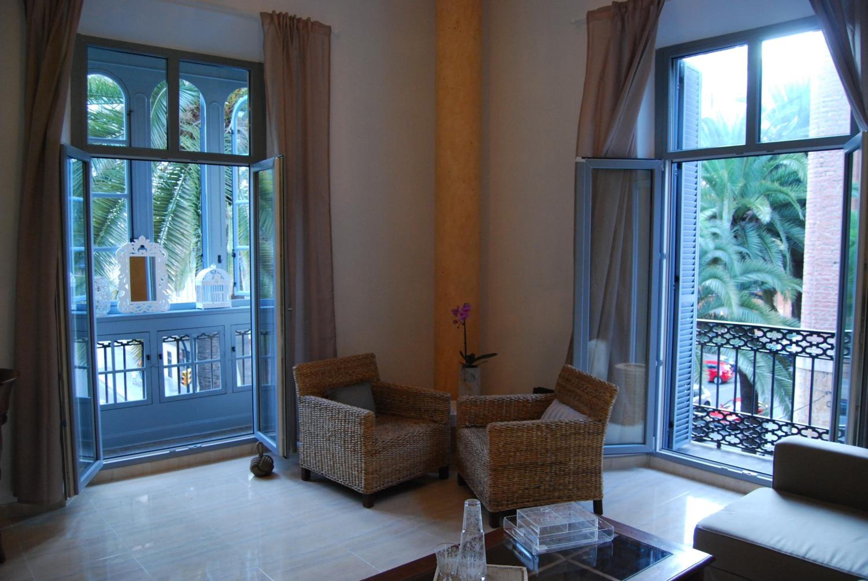 Life Apartments Alameda Colón