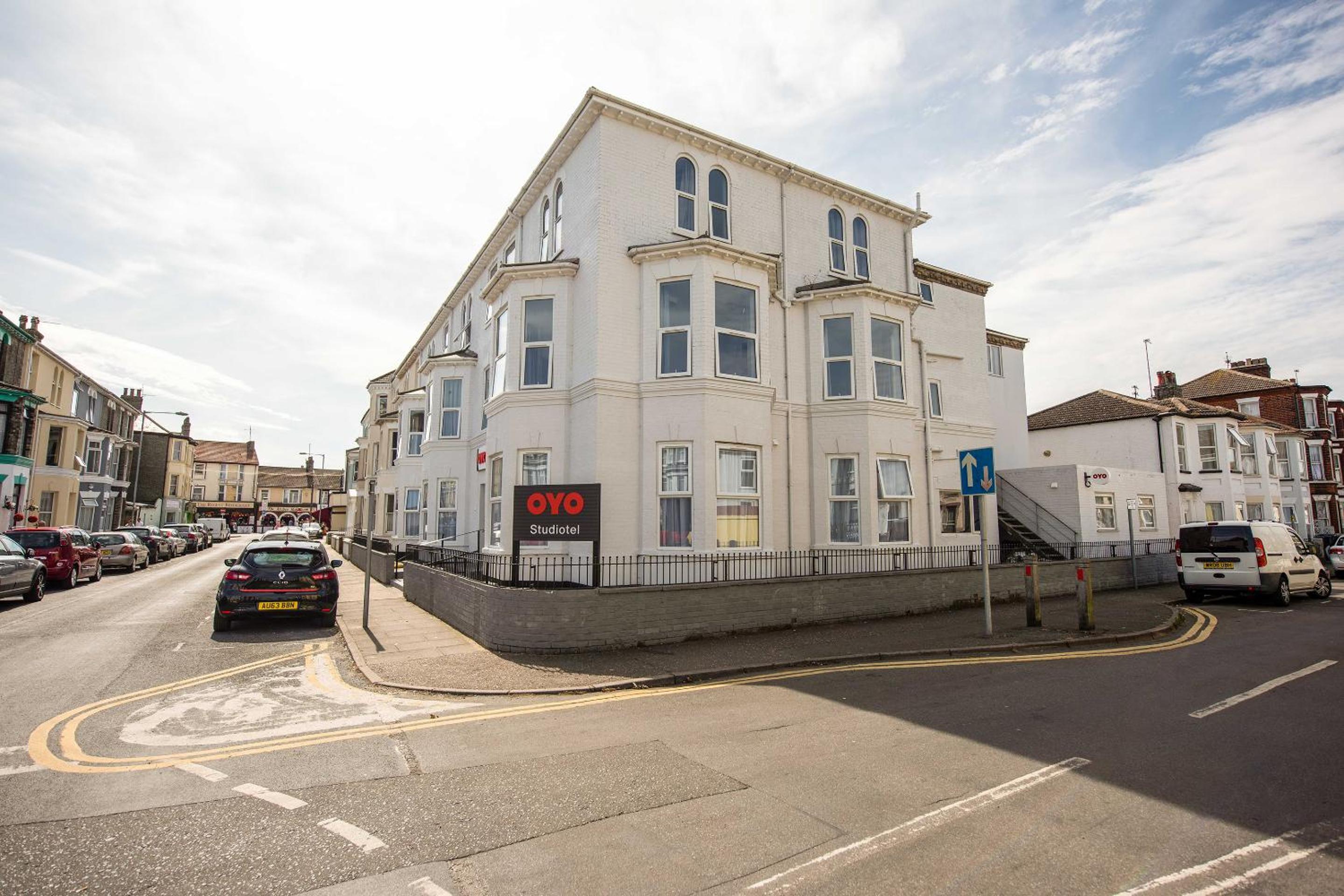 OYO Studiotel Great Yarmouth - Modern Hotel Apartments