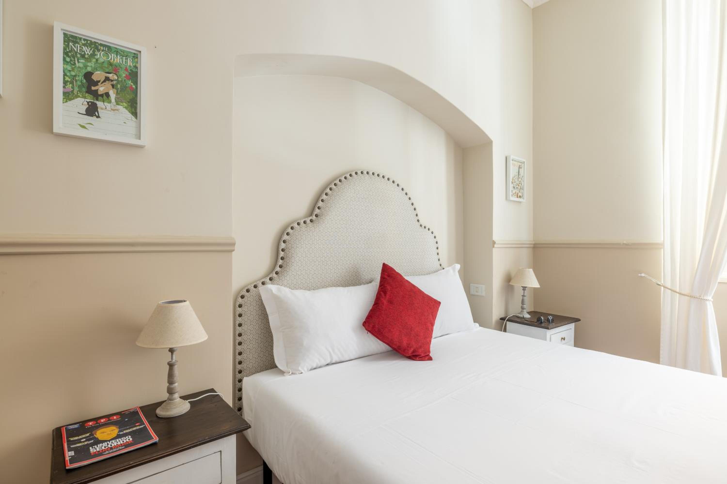 Charming apartment with patio a few steps from Colosseum