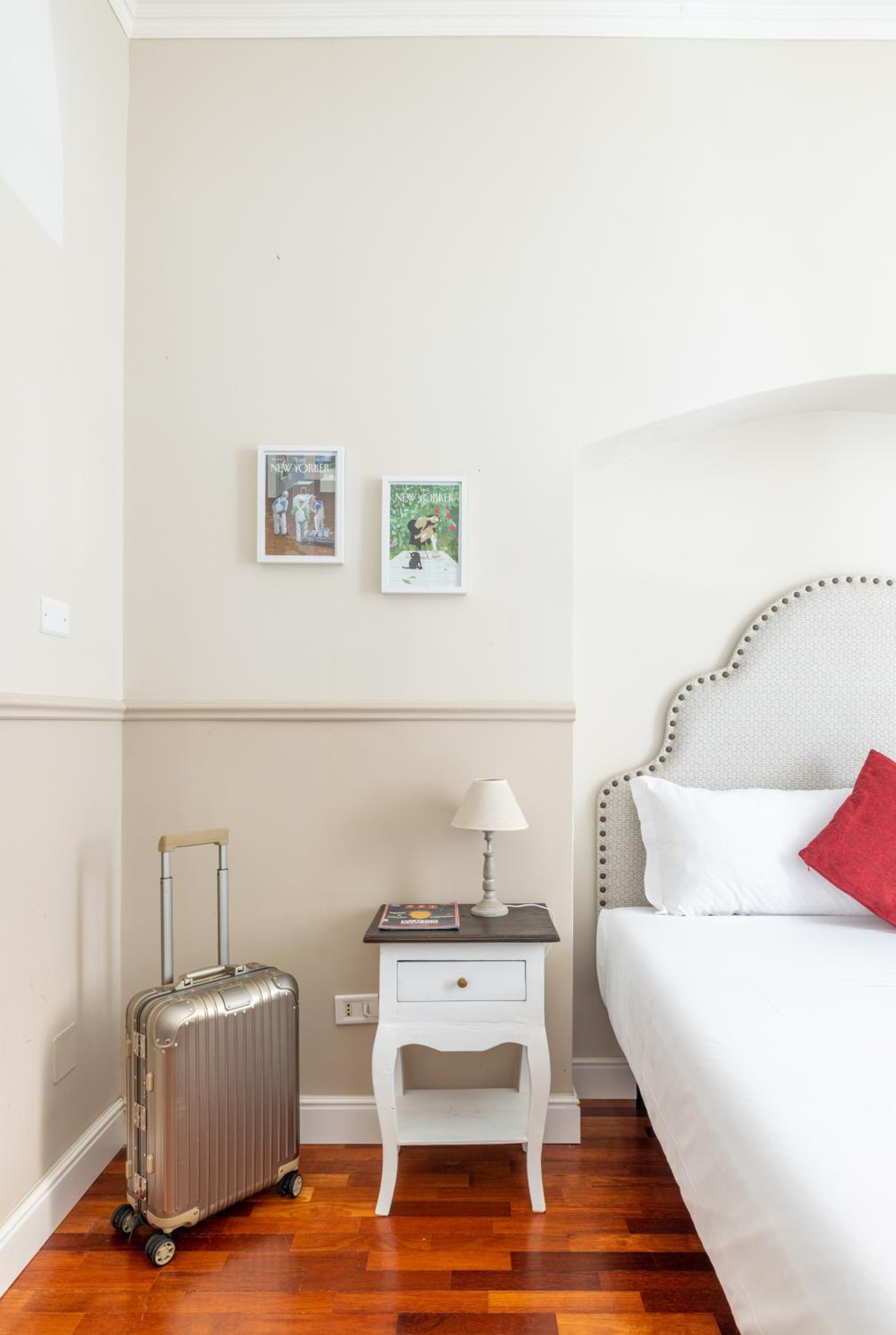 Charming apartment with patio a few steps from Colosseum