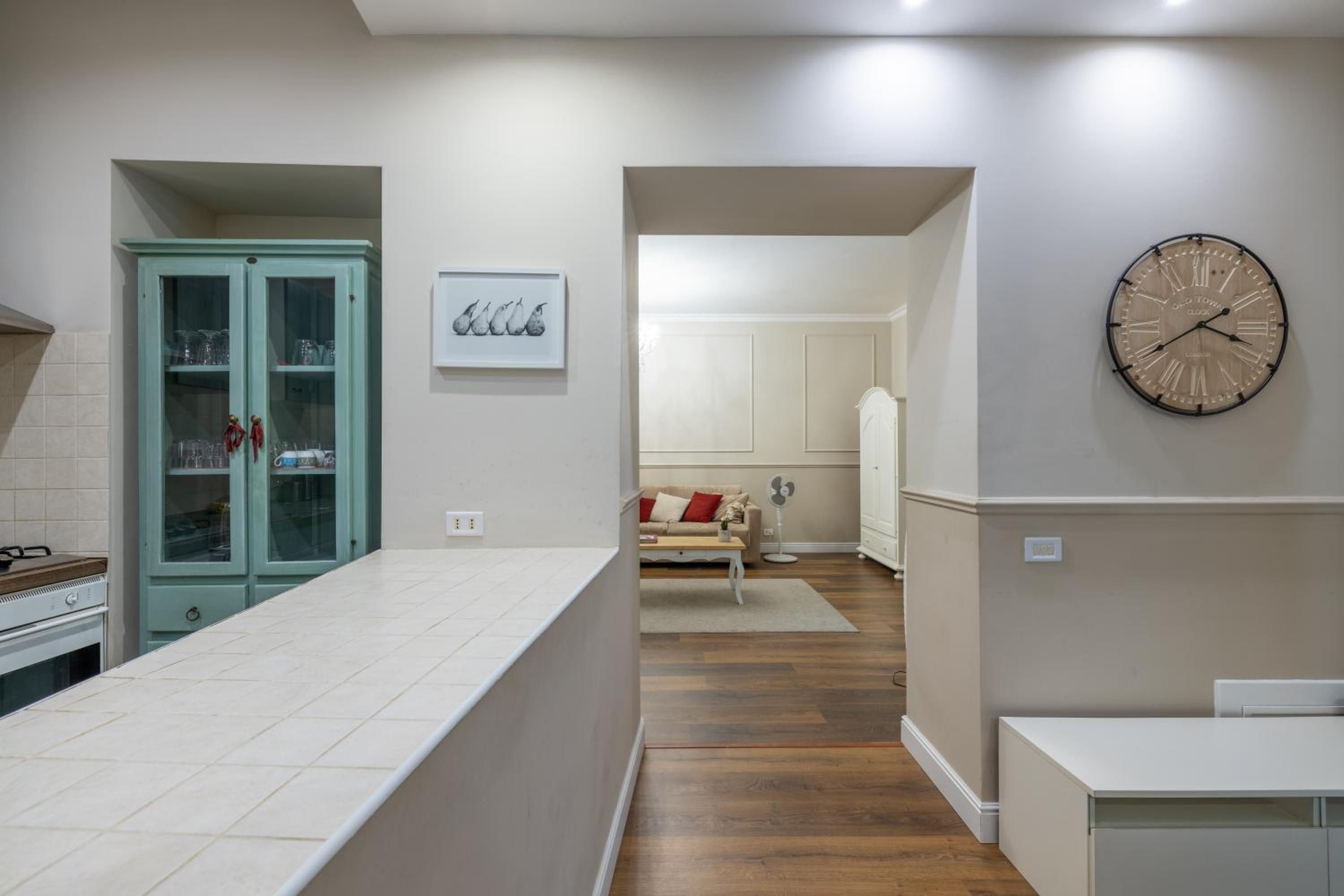 Charming apartment with patio a few steps from Colosseum