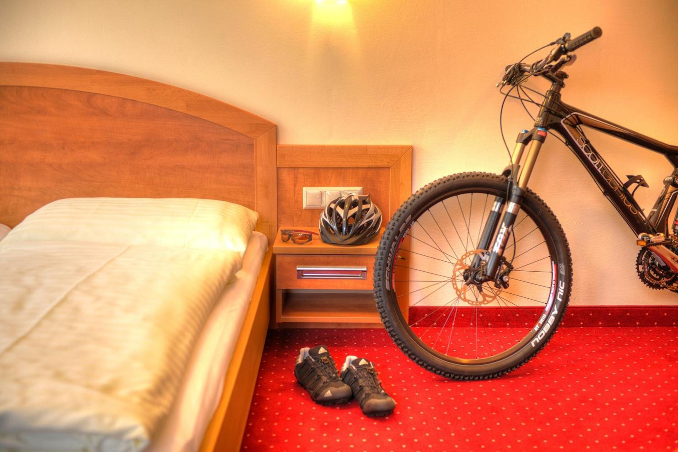 HELI'S Bed & Breakfast