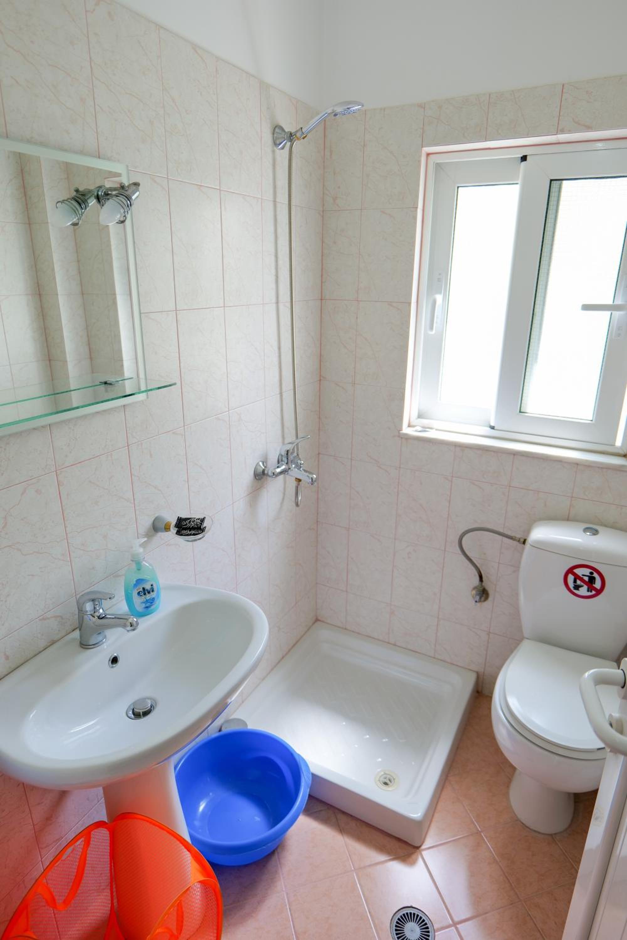 Elidon Apartments