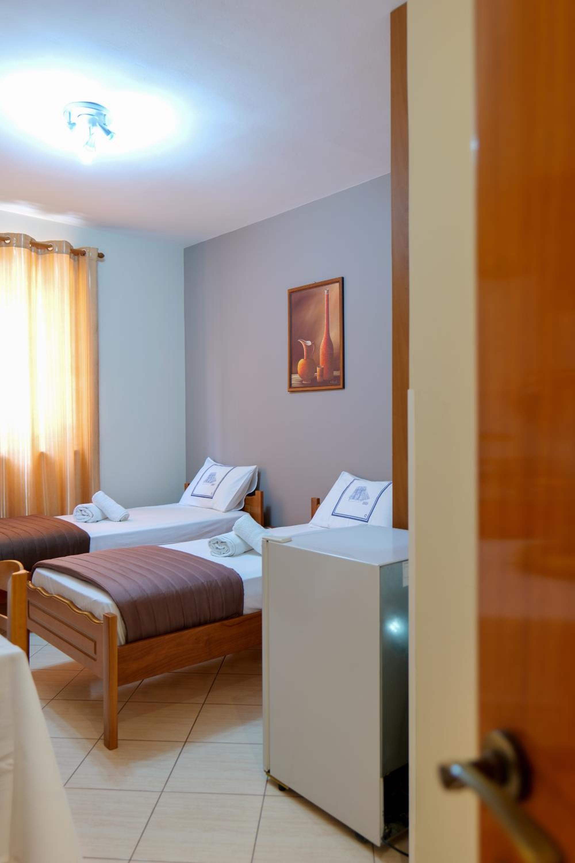 Elidon Apartments