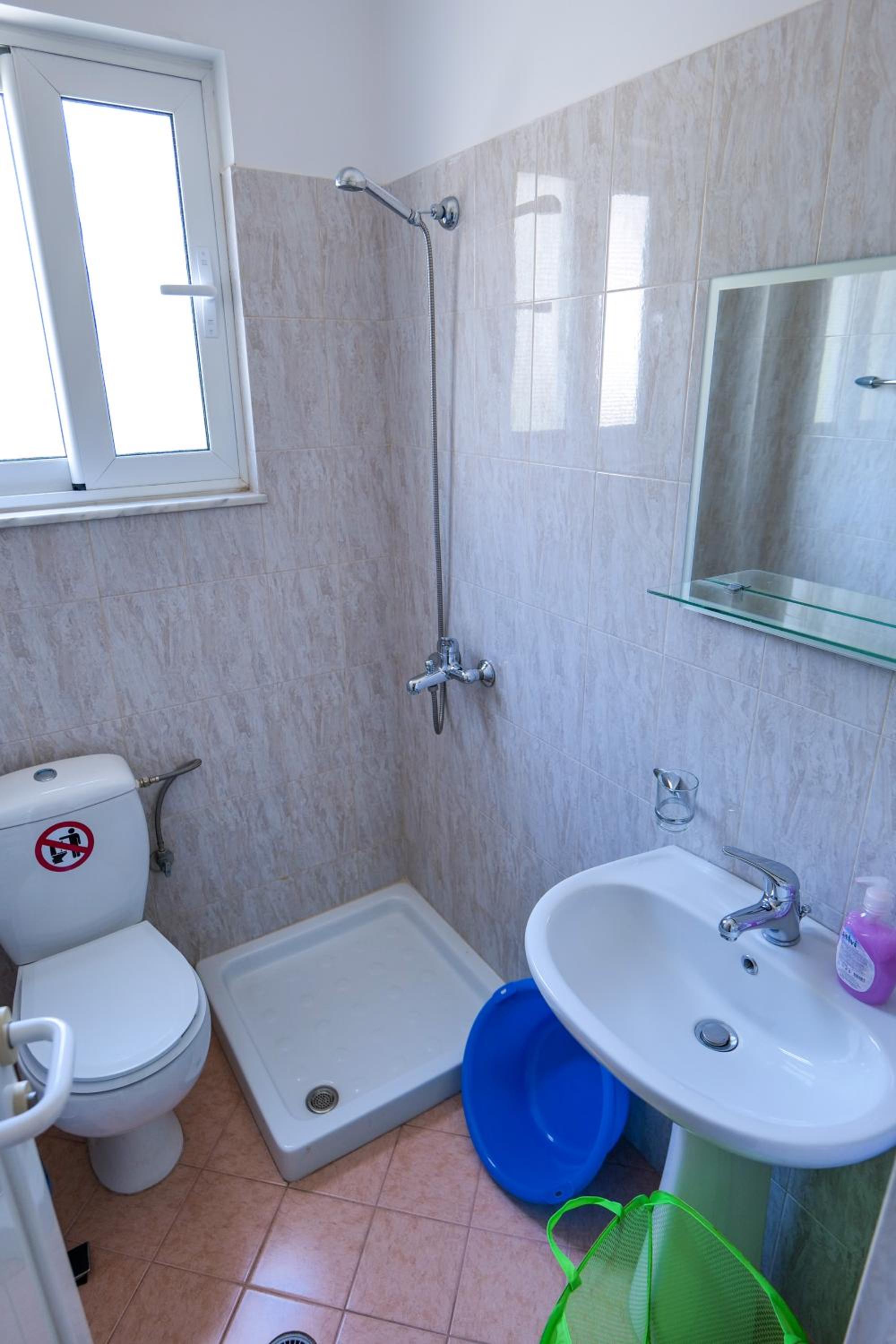 Elidon Apartments