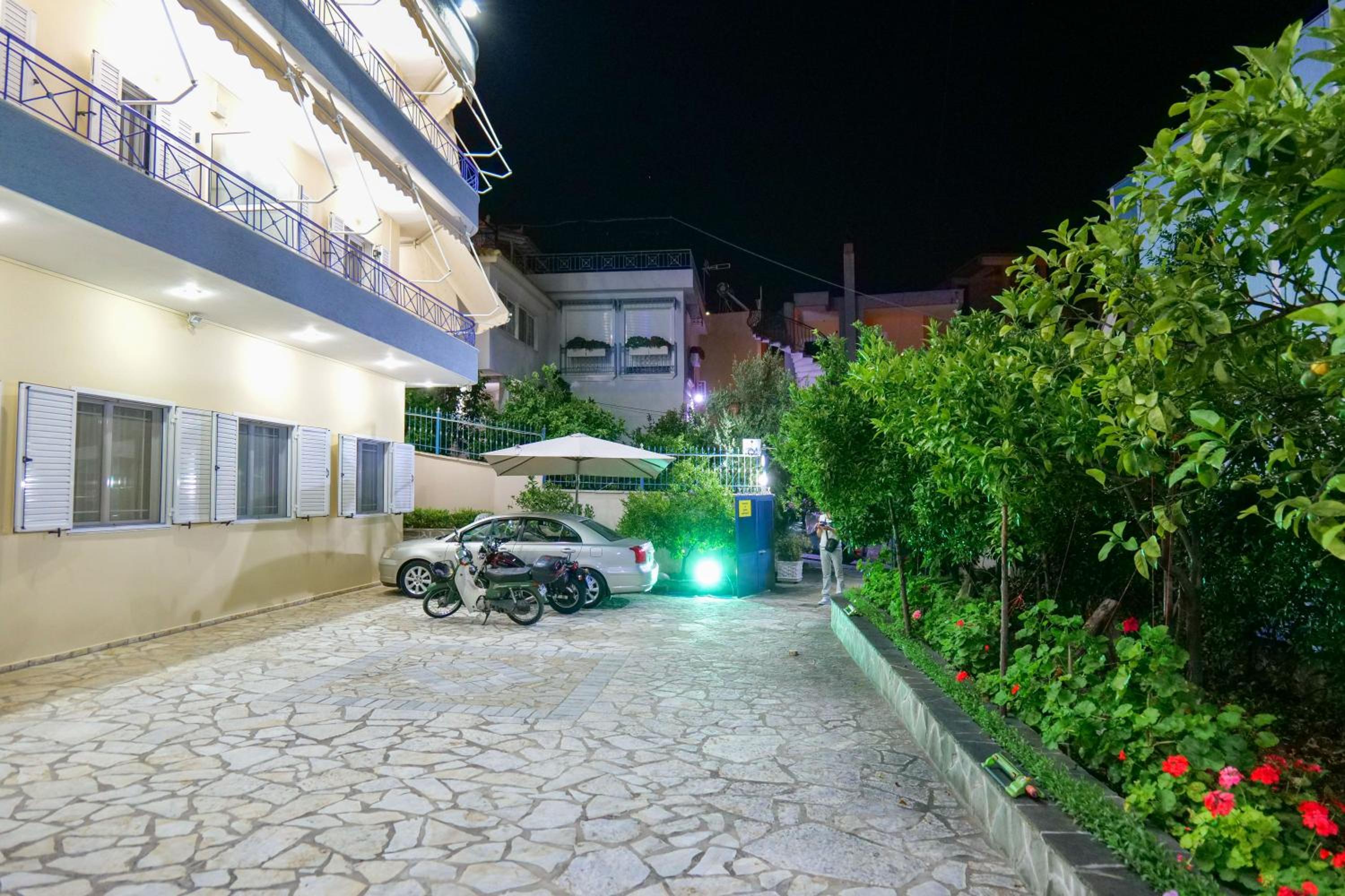 Elidon Apartments
