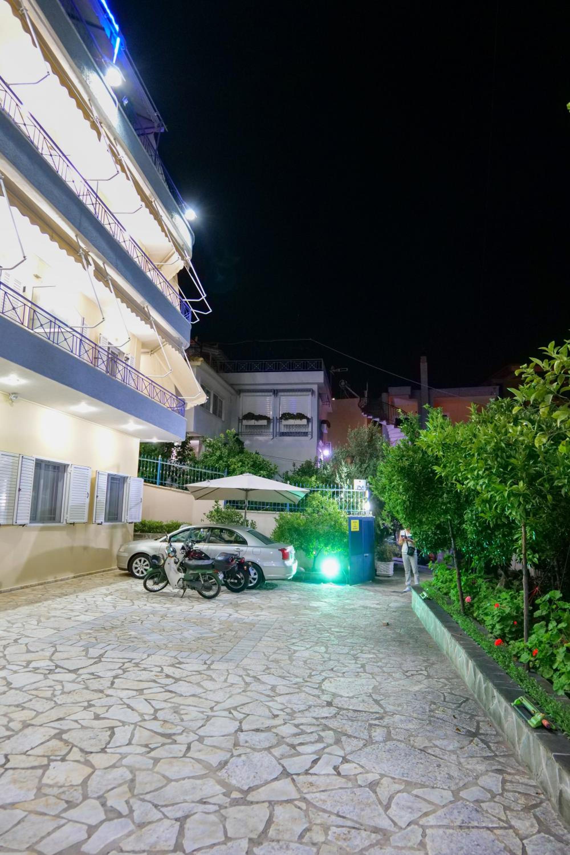 Elidon Apartments