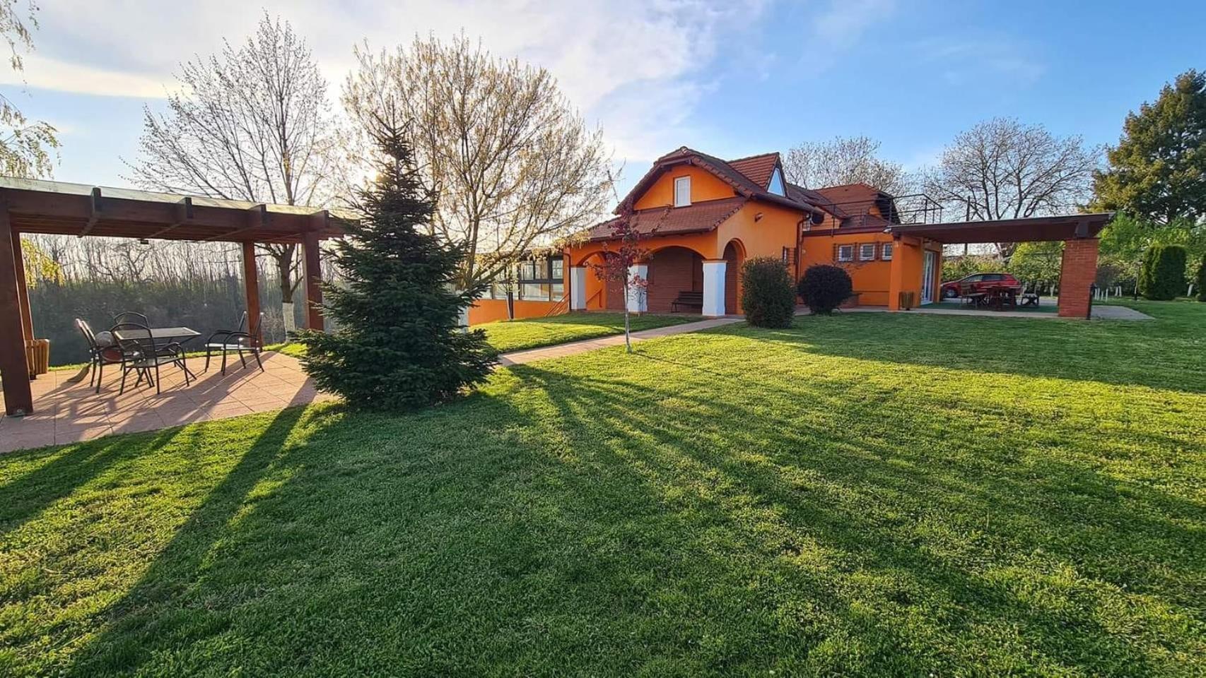 Hotel Ladanjska Kuca Maras - Image 1