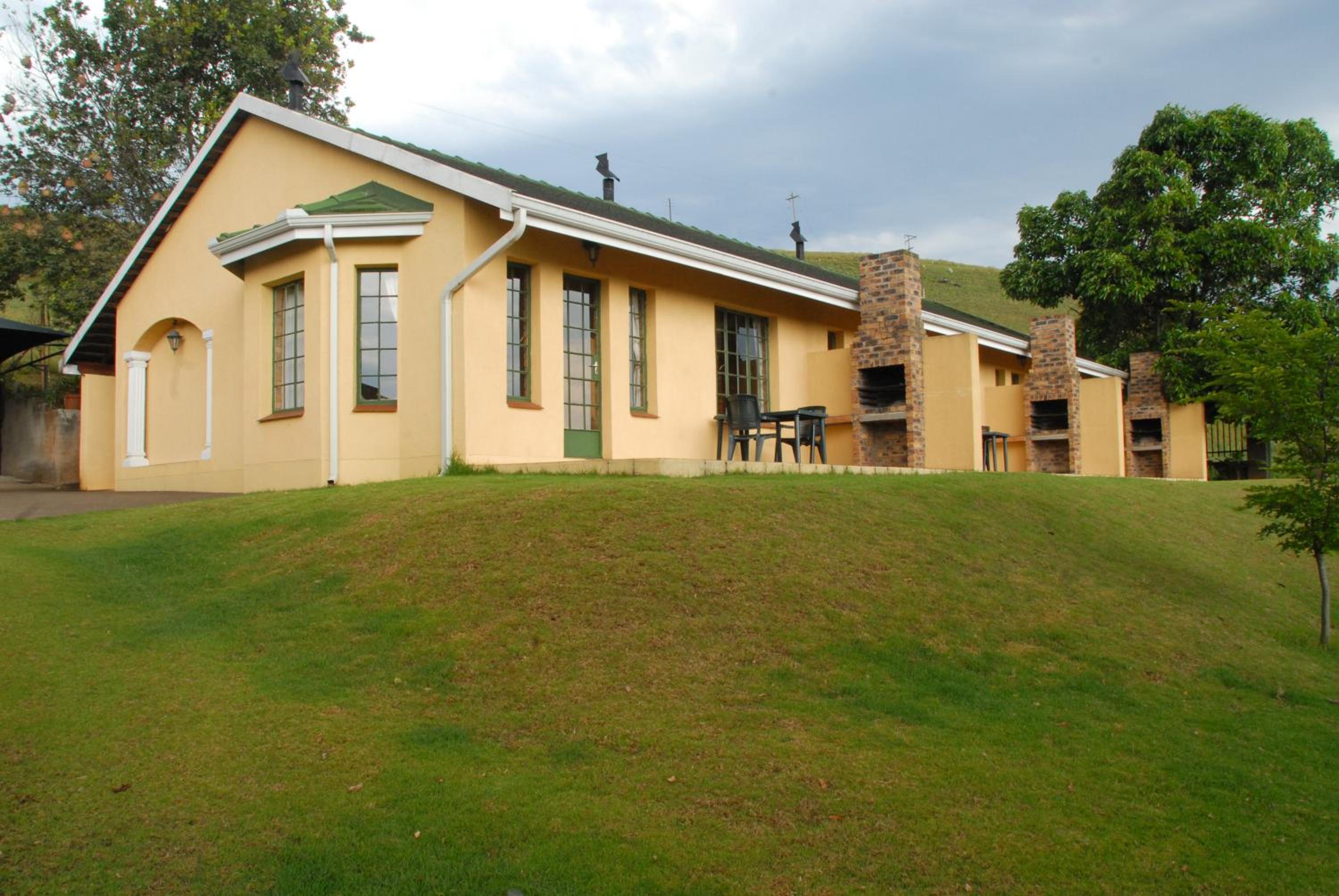 Thaba Tsweni Lodge & Safaris