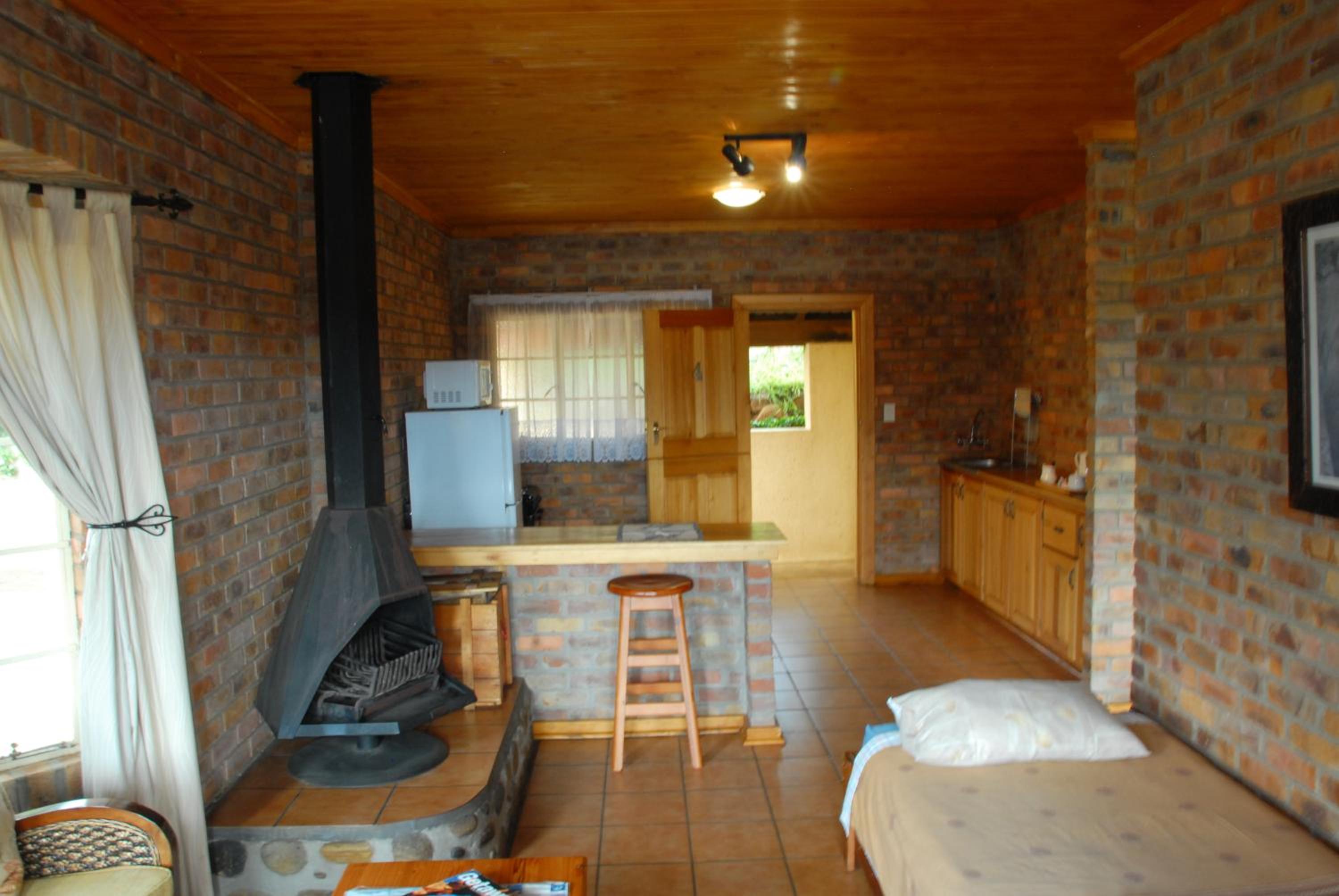 Thaba Tsweni Lodge & Safaris