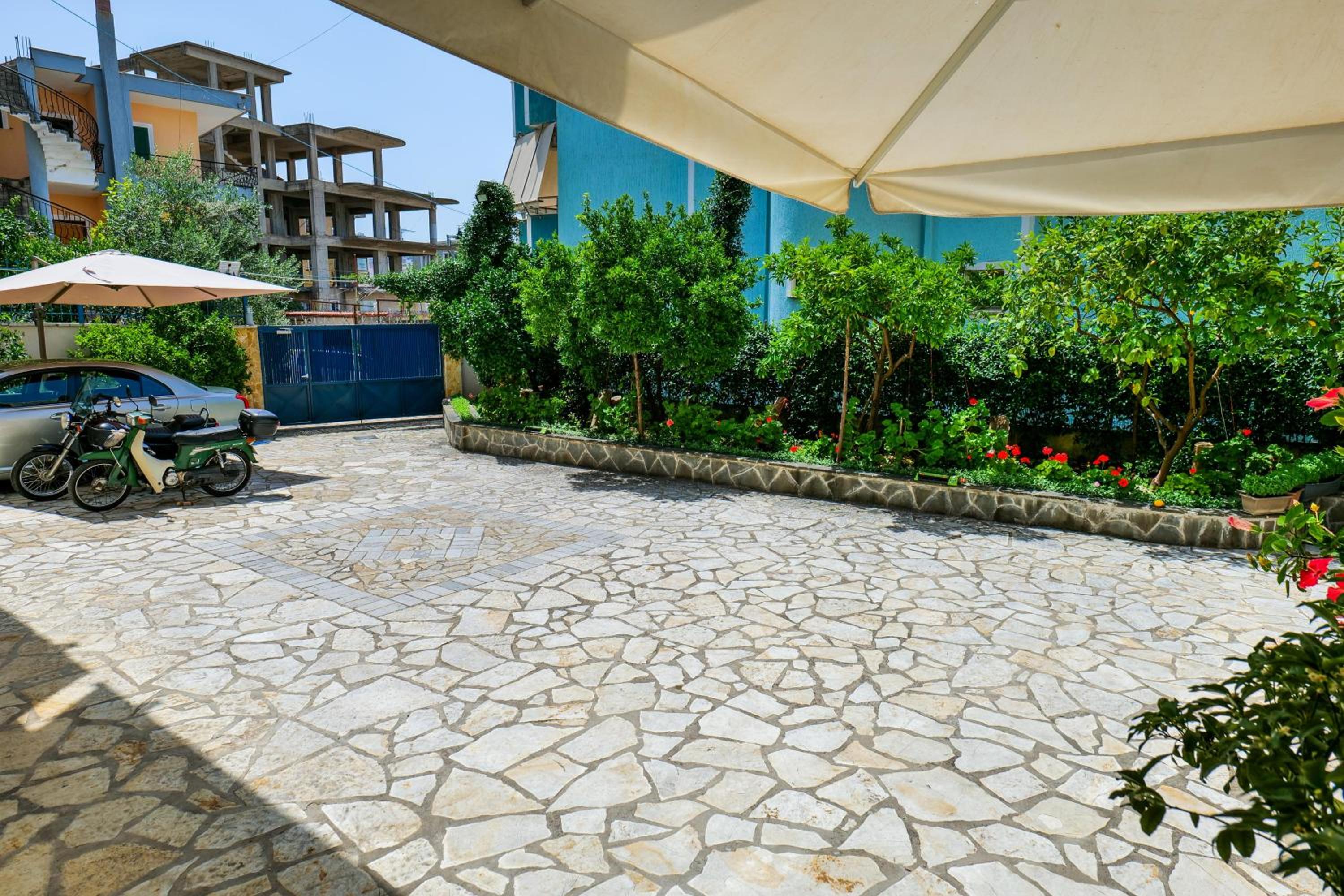 Elidon Apartments
