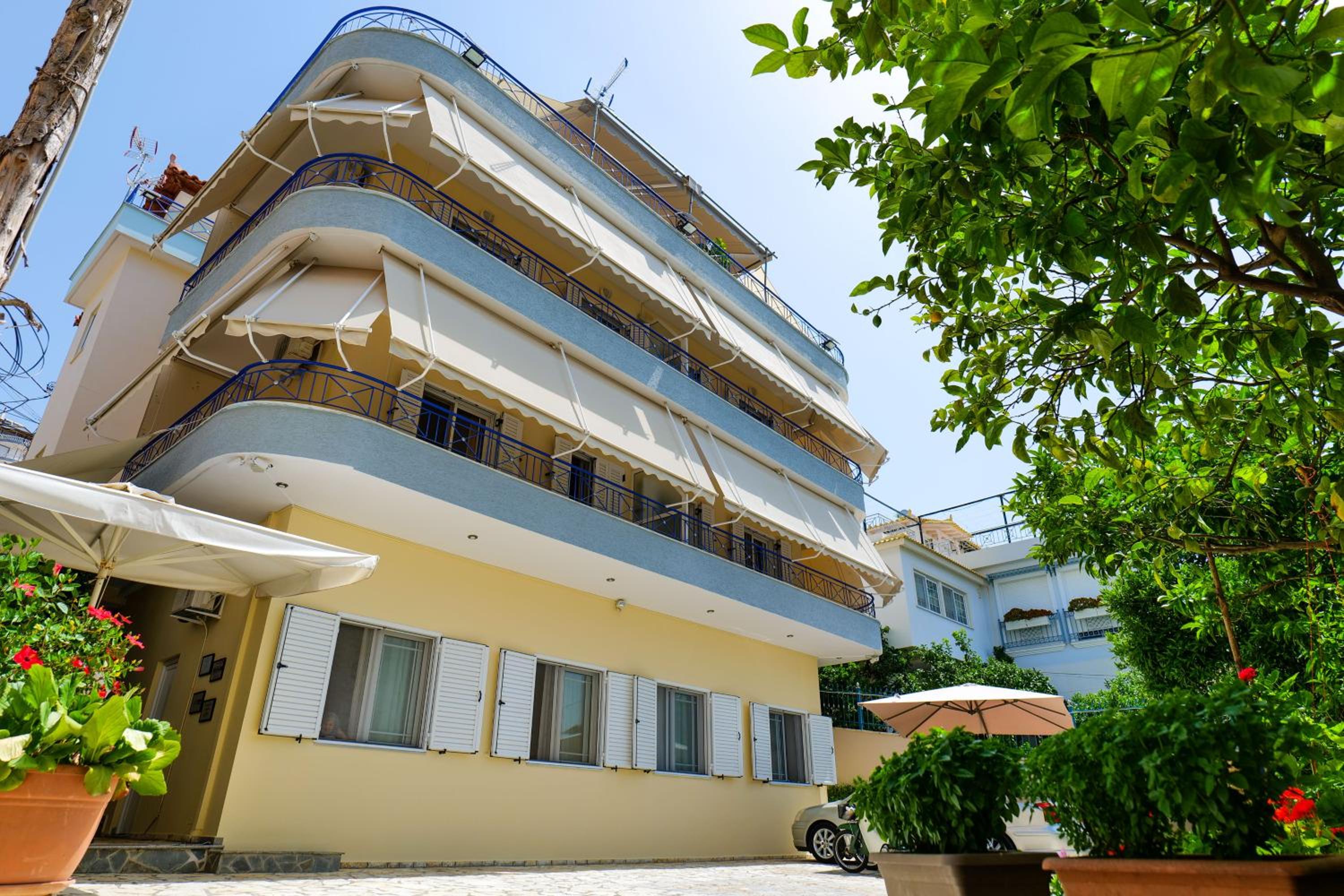 Elidon Apartments