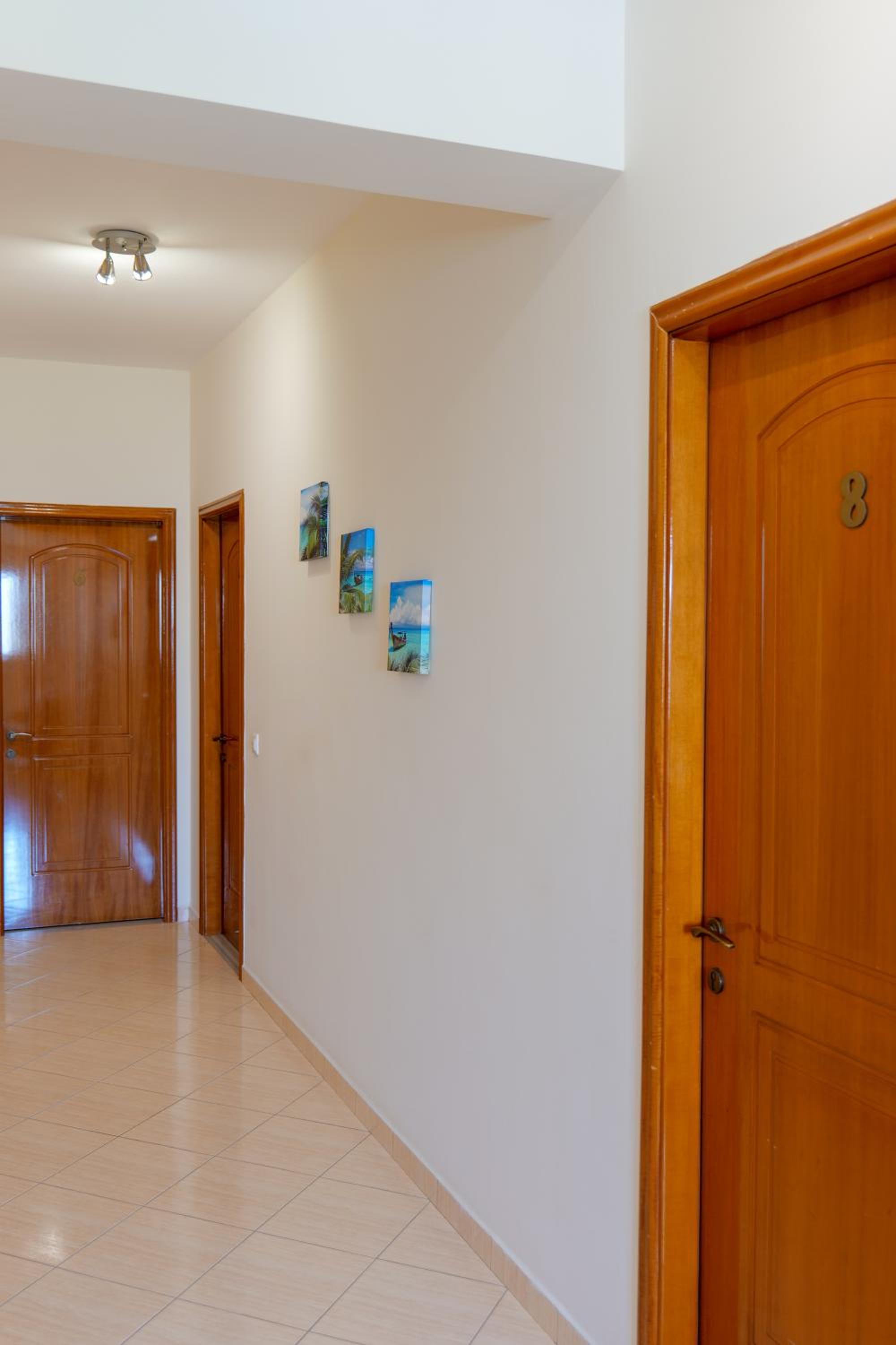 Elidon Apartments