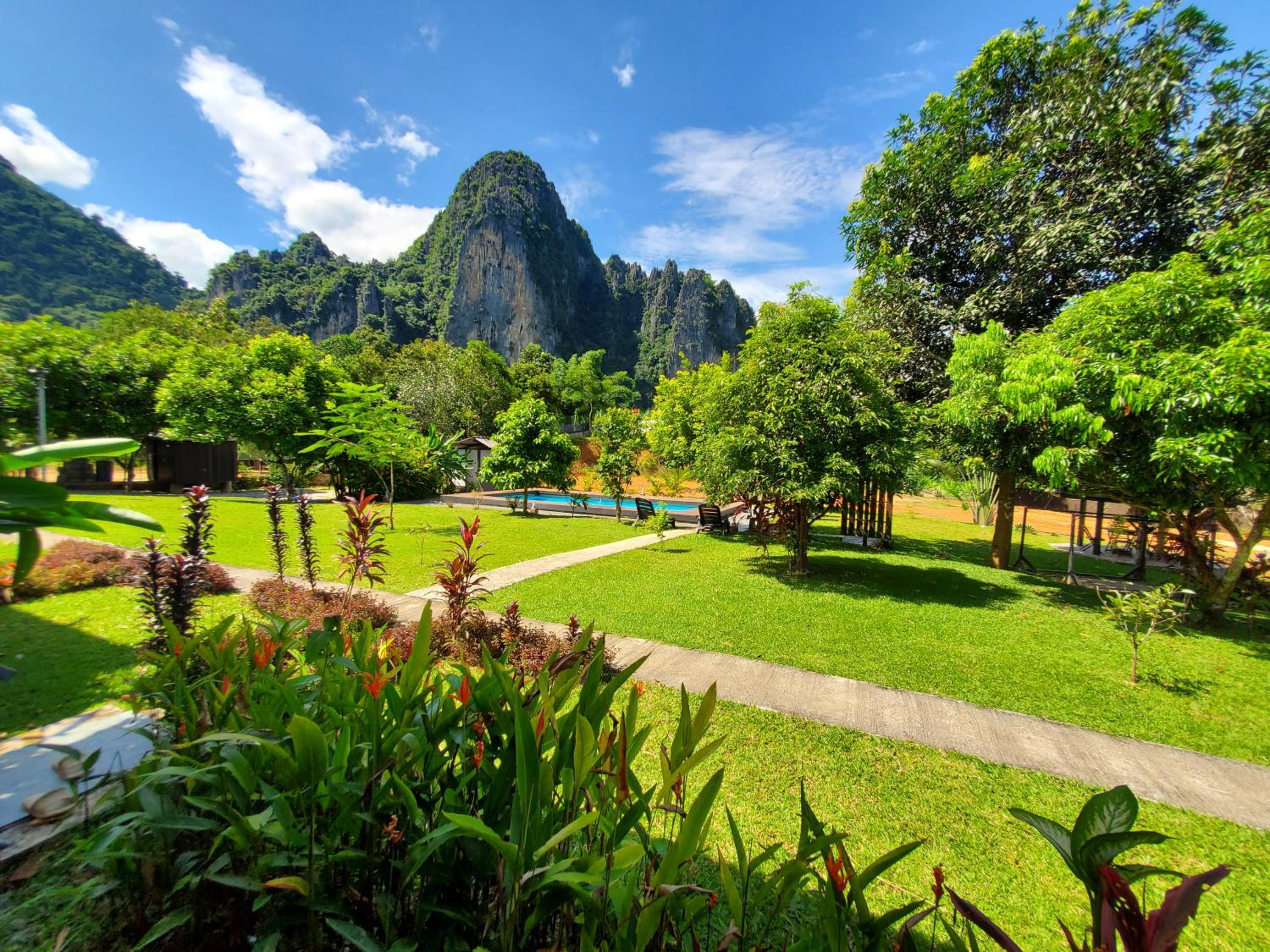 Bearlinbungalow view 4