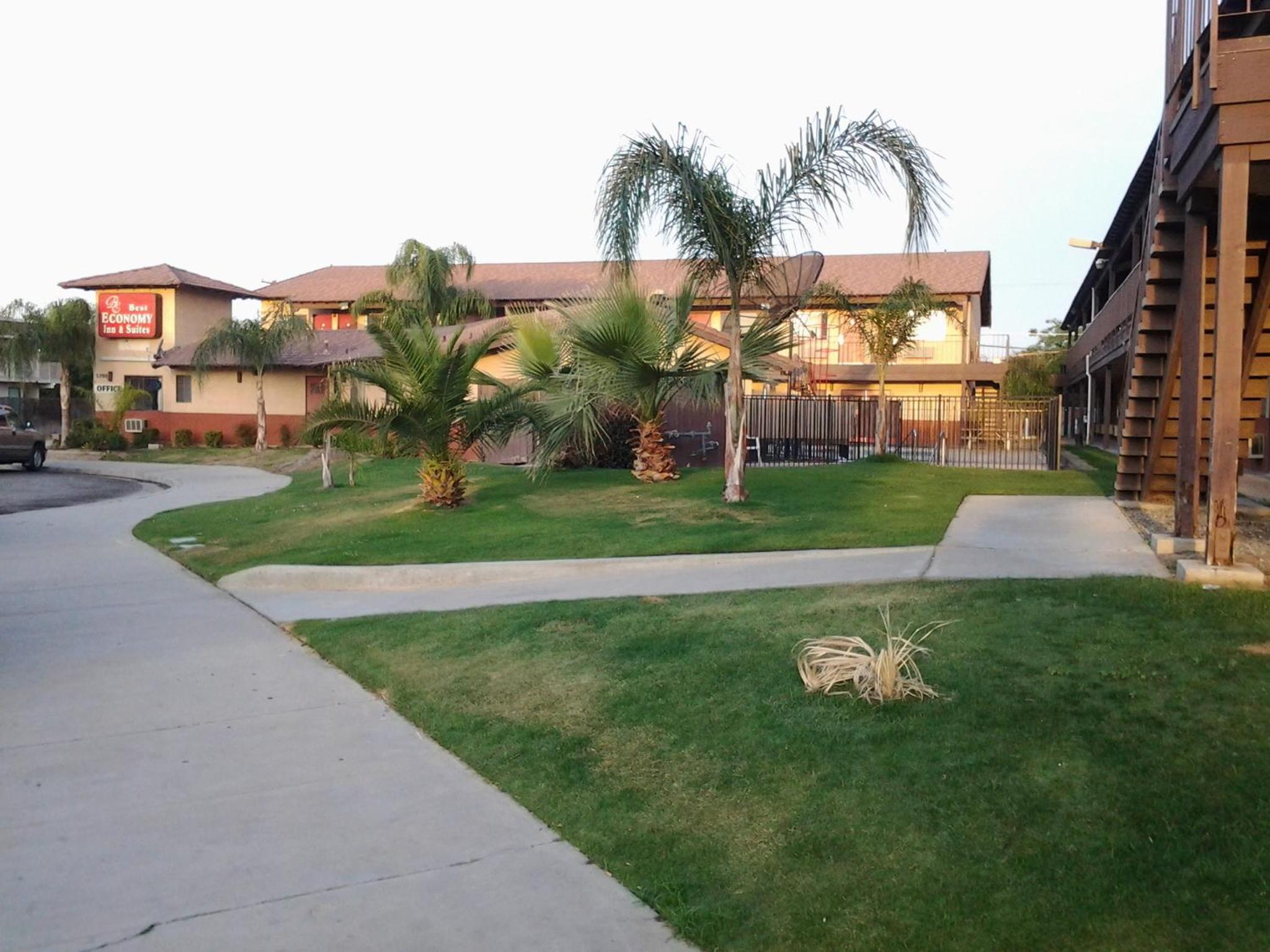 Best Economy Inn & Suites view 5