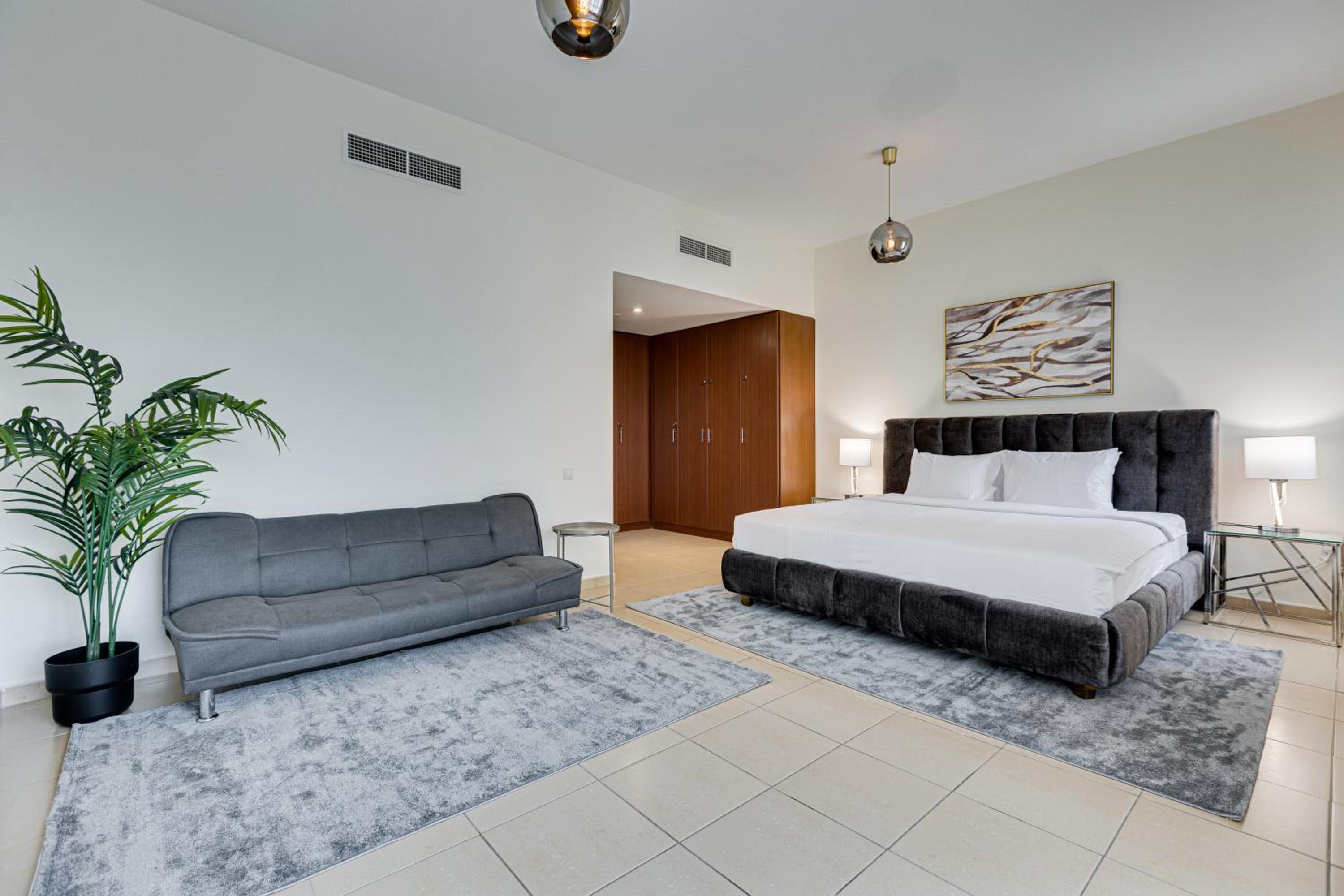 Wonderful apartment near The Beach Sadaf JBR
