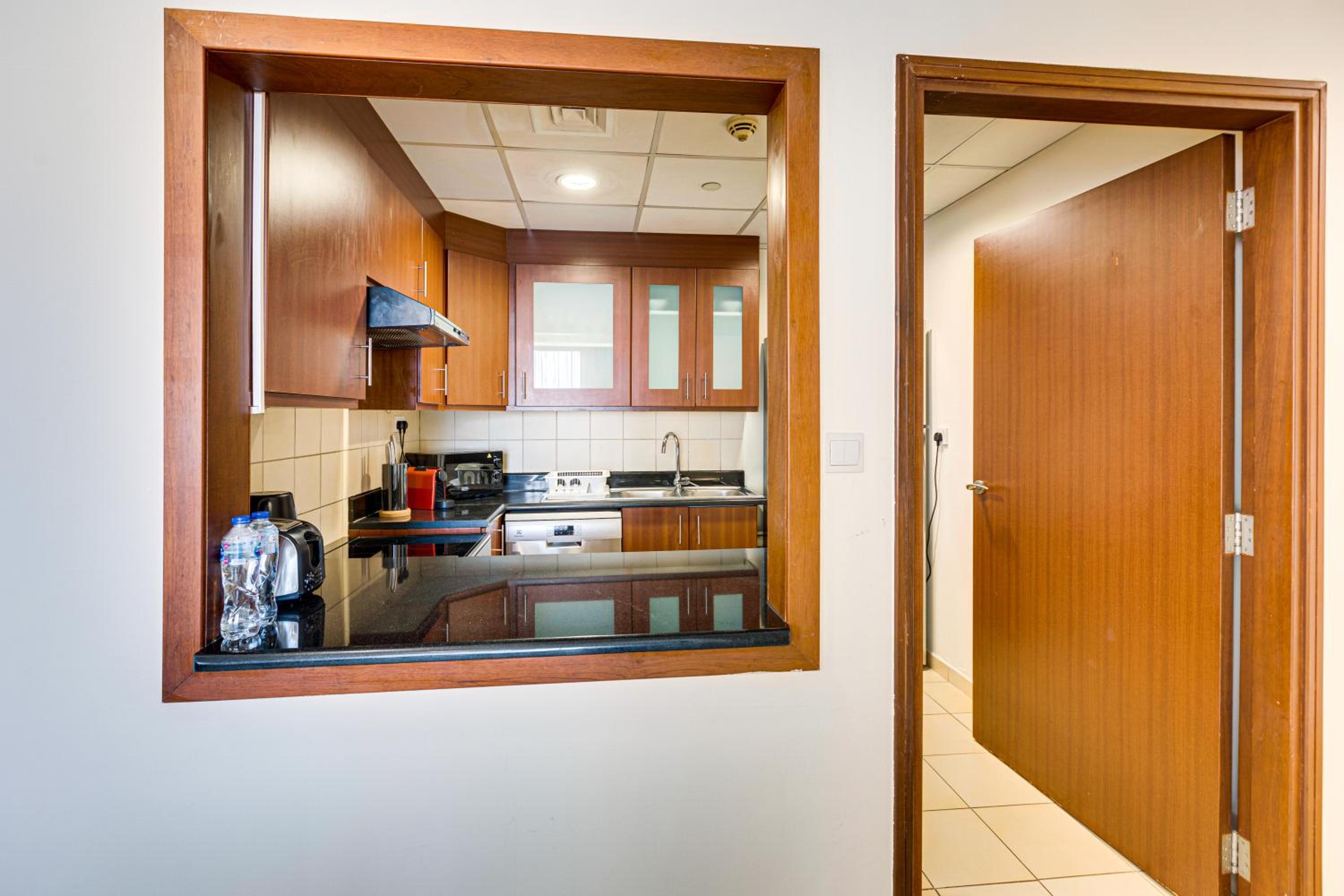 Wonderful apartment near The Beach Sadaf JBR