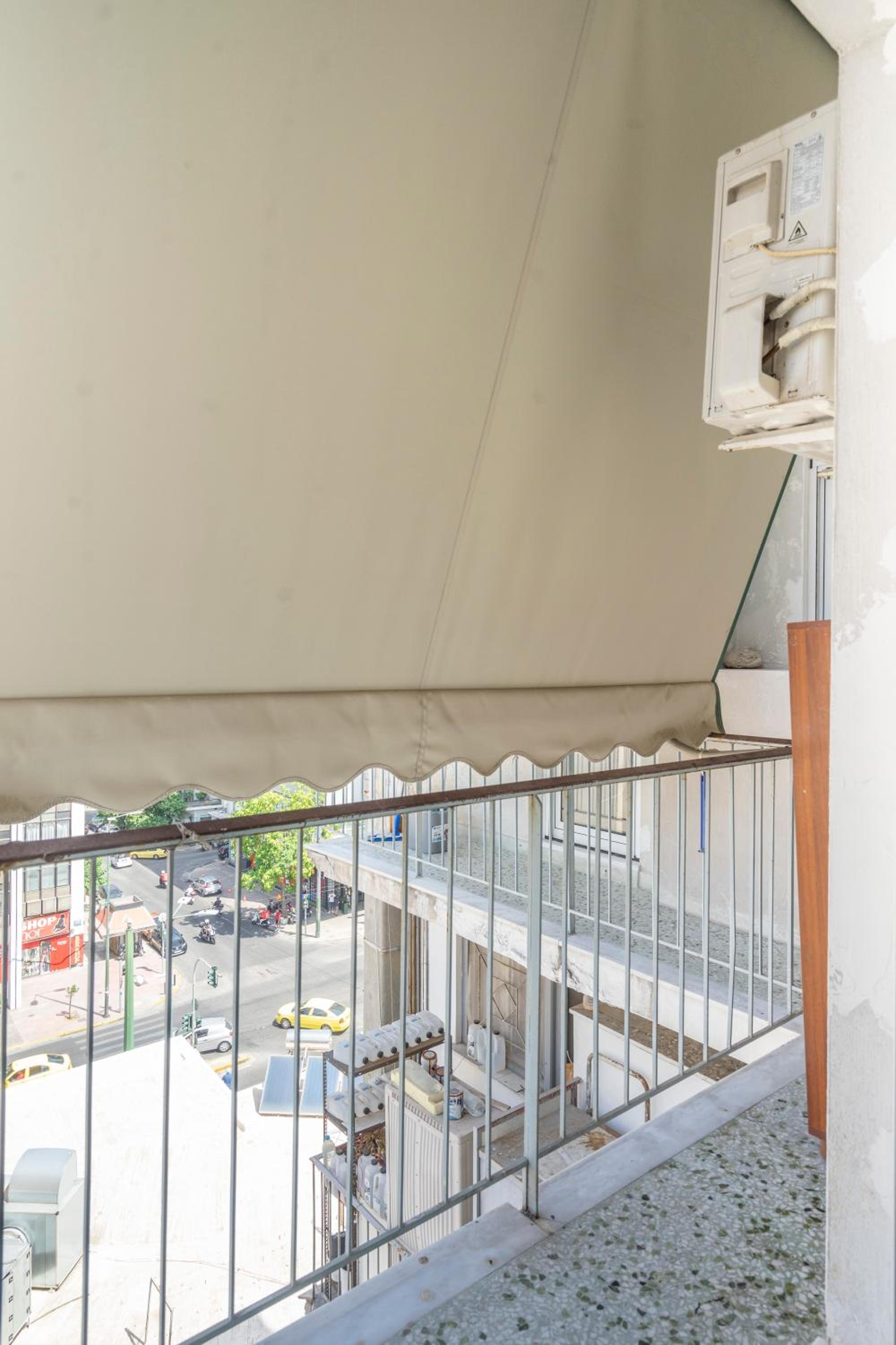 Koukaki Spacious Penthouse with parking for Small Car