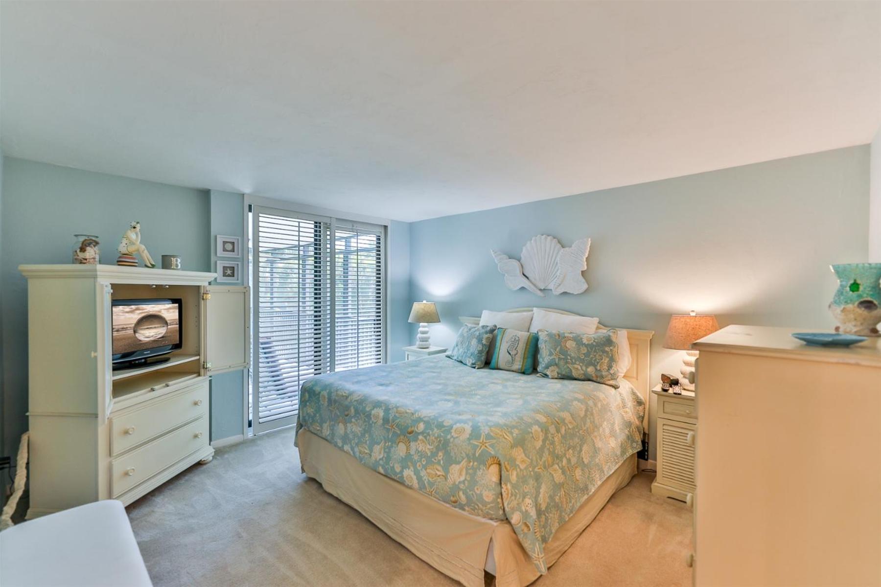 Compass Point 221