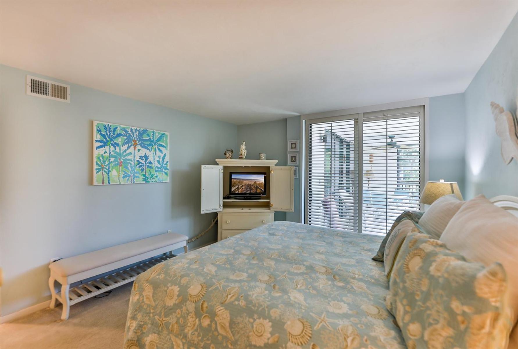 Compass Point 221