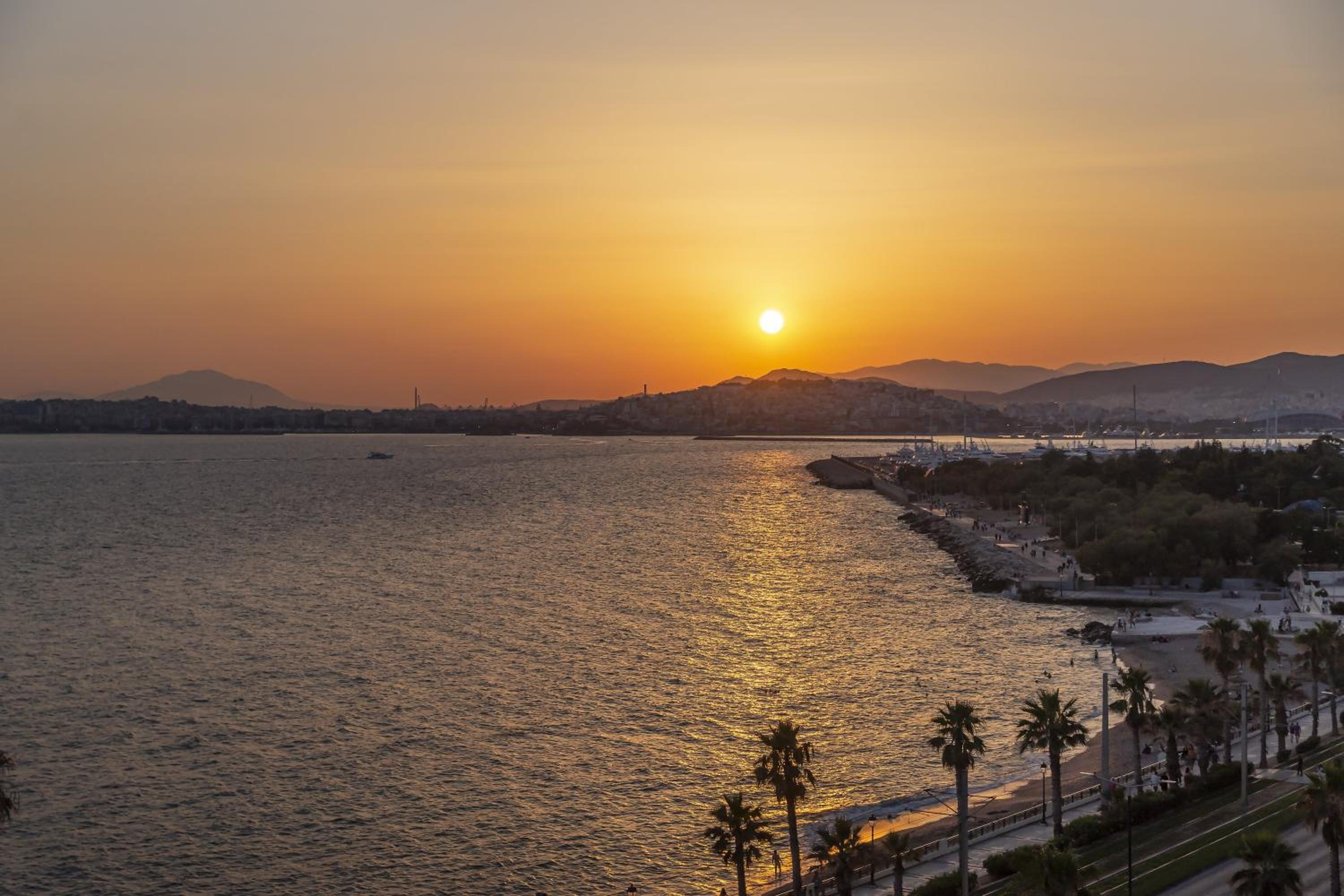 Blue Dreams - Spectacular Sea View Apartment in Athens