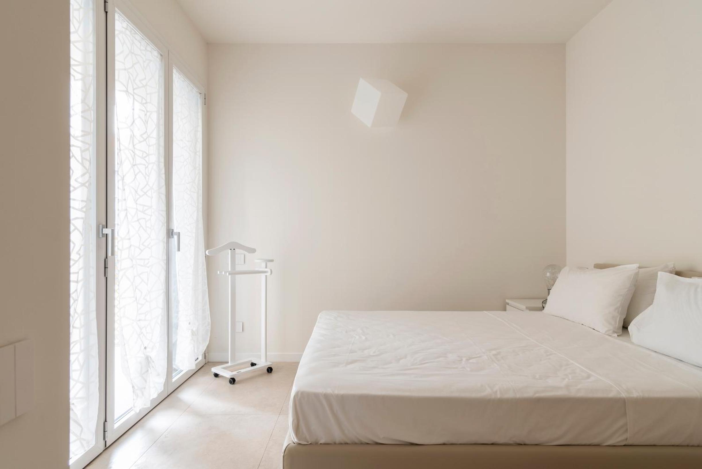 LUVI - Flavio Gioia en Milan — hotel room