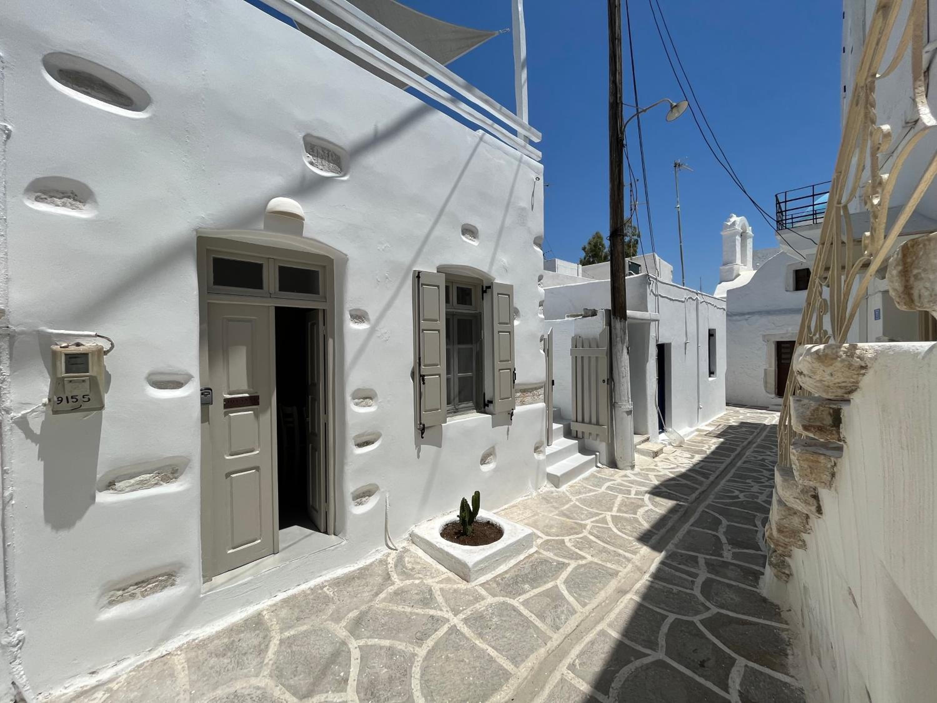 Cycladic Rooftop House in the Heart of Parikia view 3