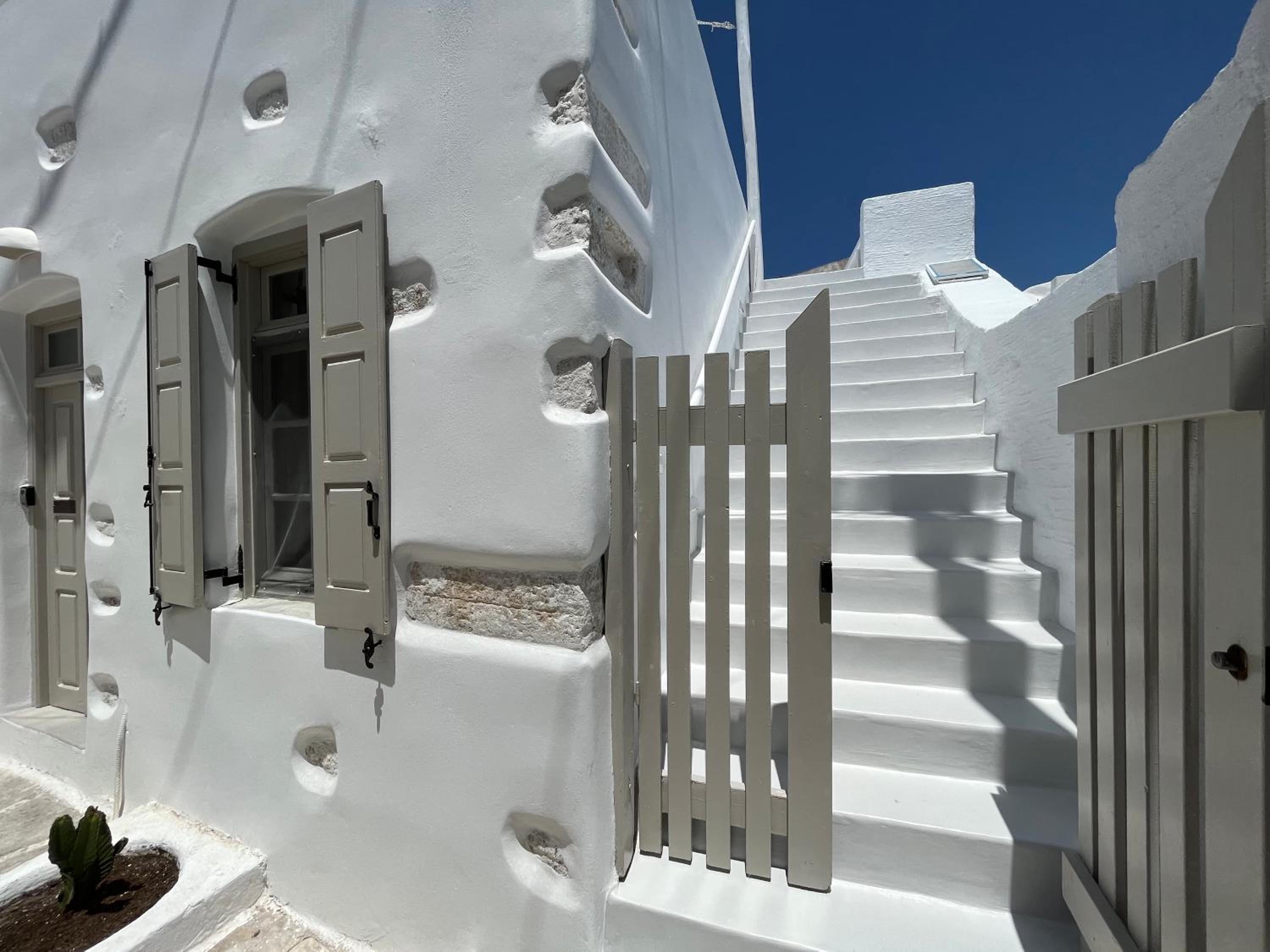 Cycladic Rooftop House in the Heart of Parikia view 5