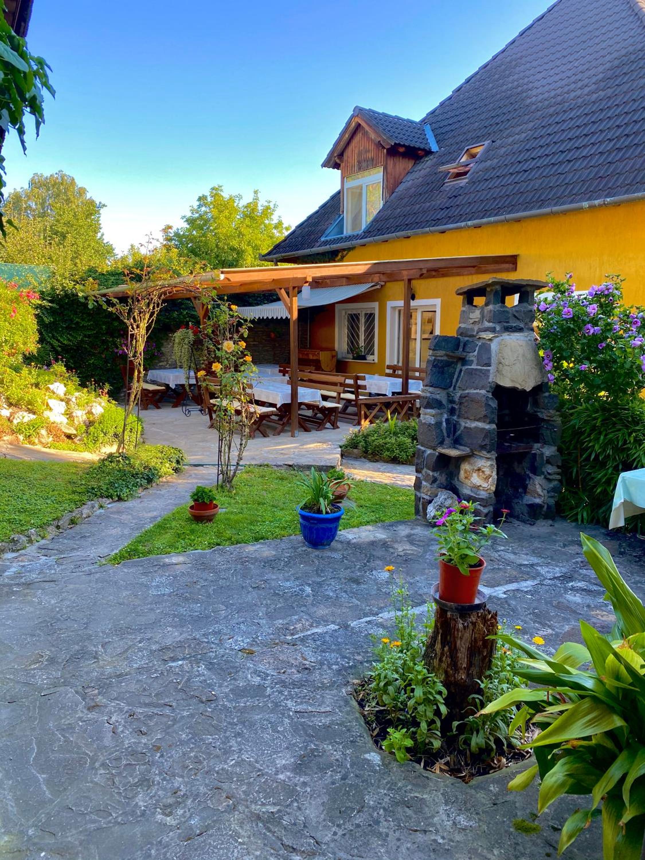 Photo 18