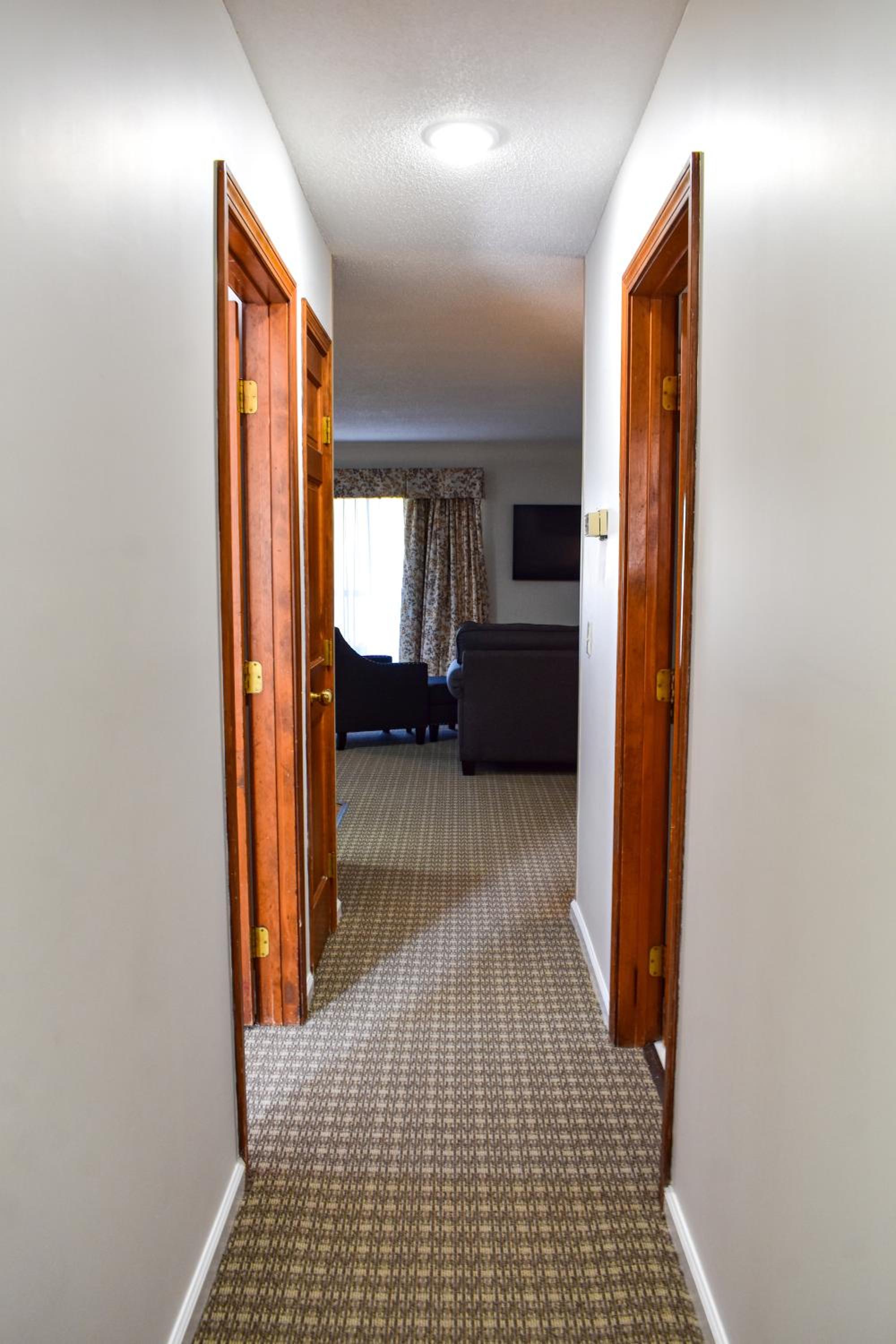The Central Downtown Inn Suites
