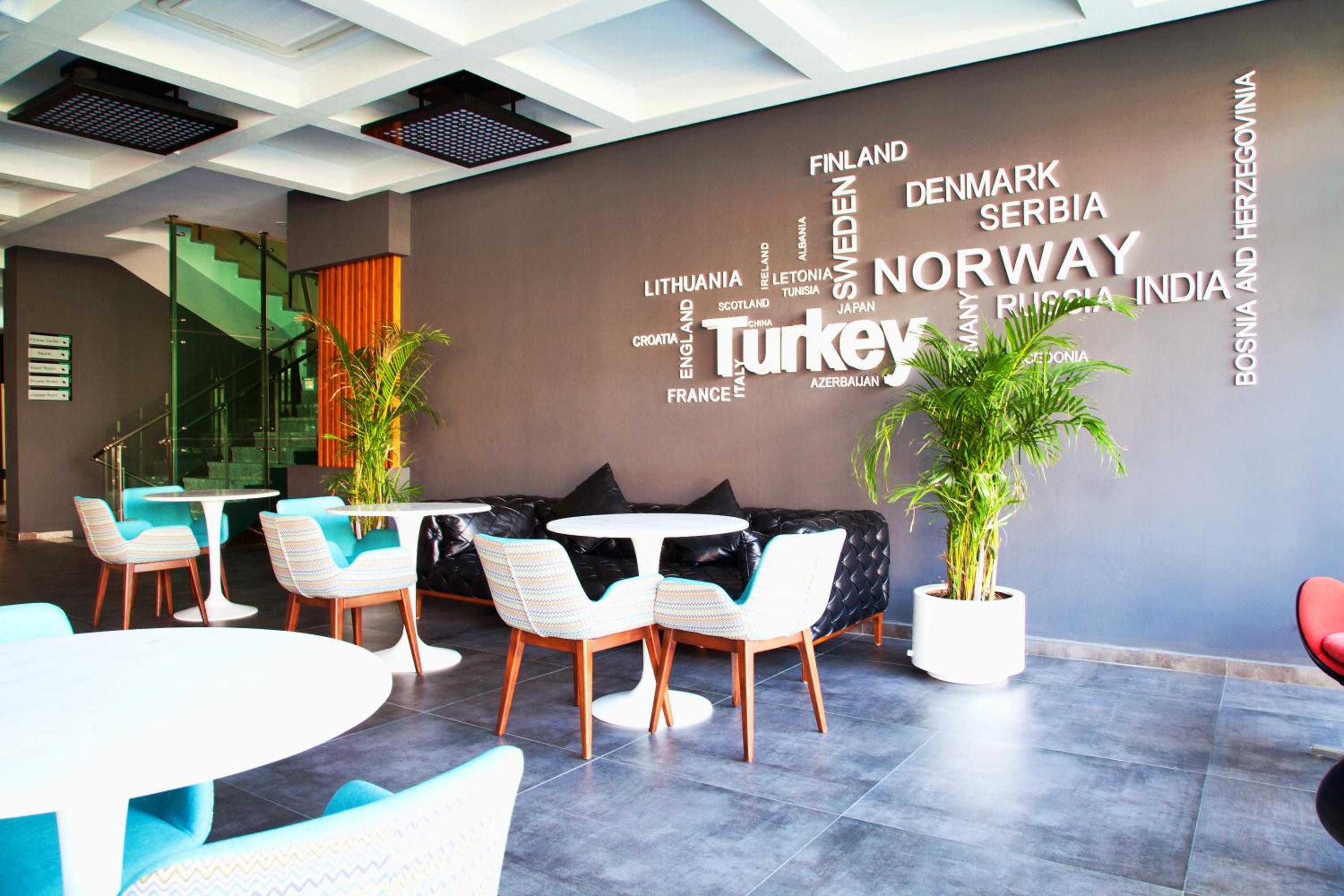 Green Garden Suites Hotel - Image 21