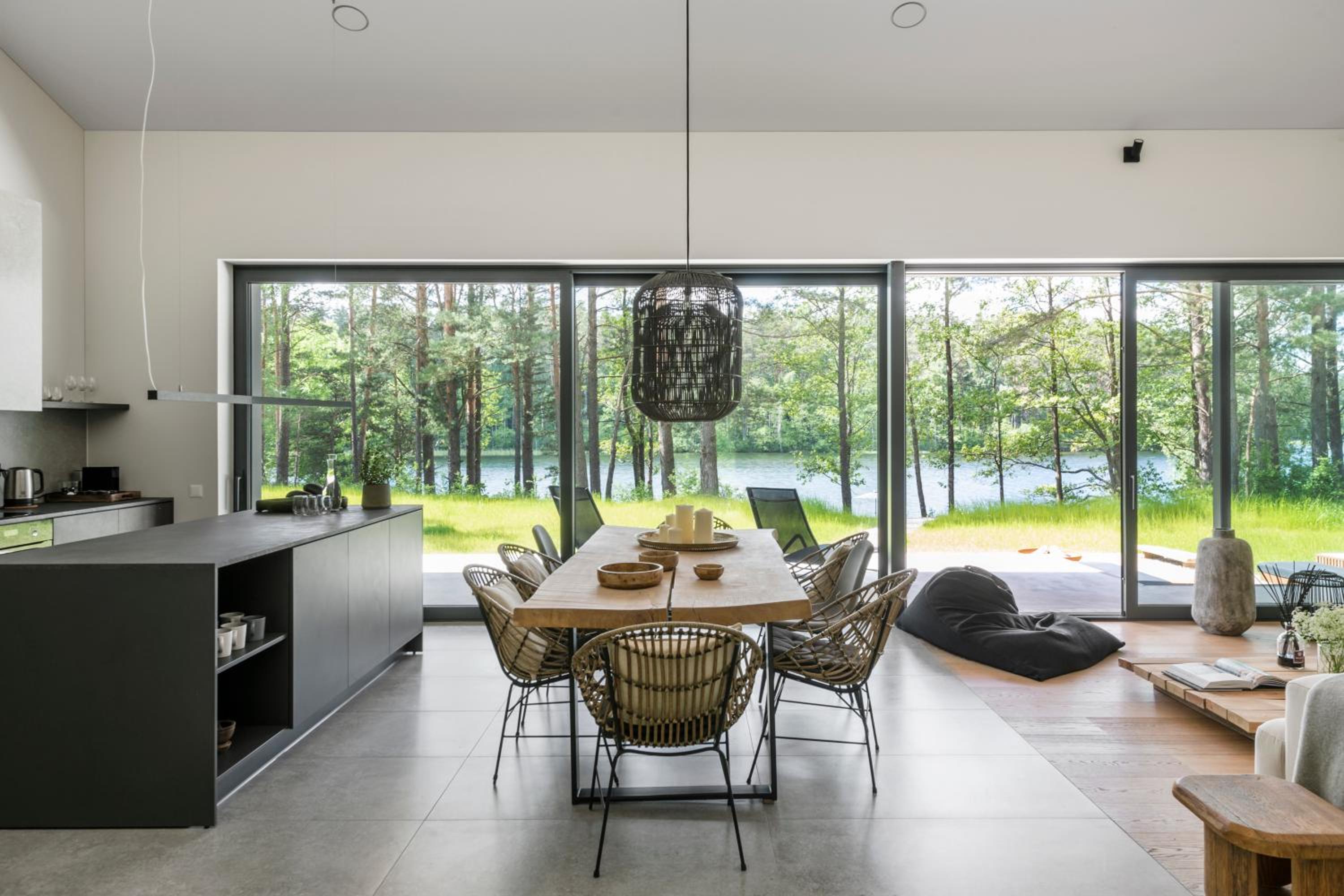 Villa The Lake view 3