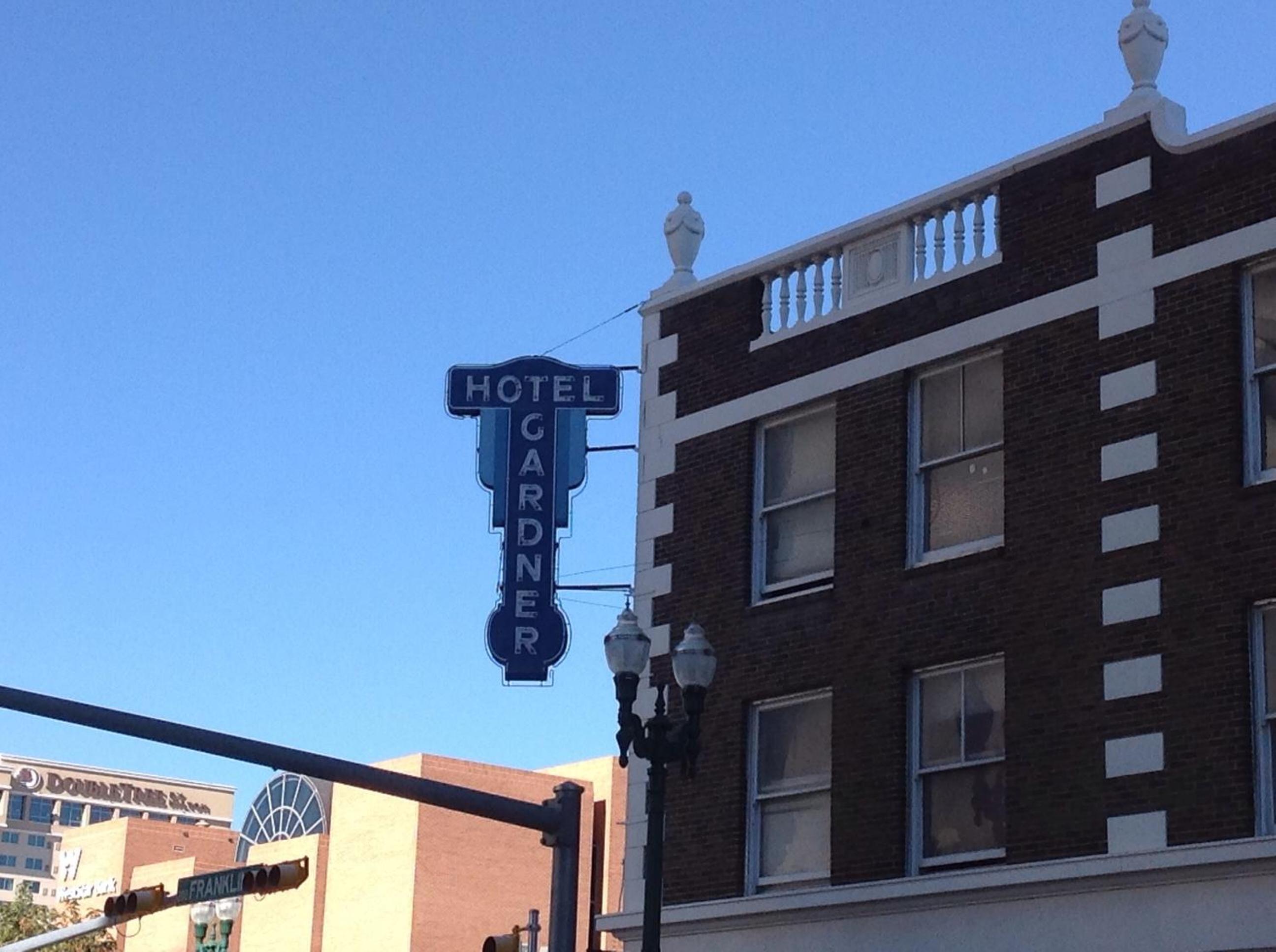 Gardner Hotel & Hostel